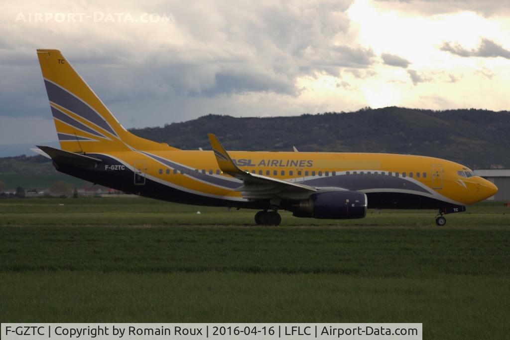 F-GZTC, 2002 Boeing 737-73V C/N 32414, Taxiing to Heraklion