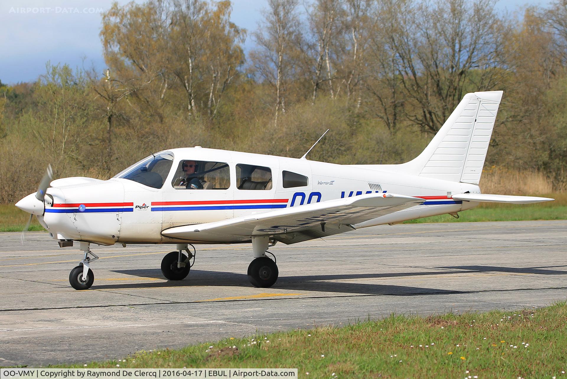 OO-VMY, 2007 Piper PA-28-161 C/N 2842287, Coming back to base after a display with formationteam THE VICTORS.