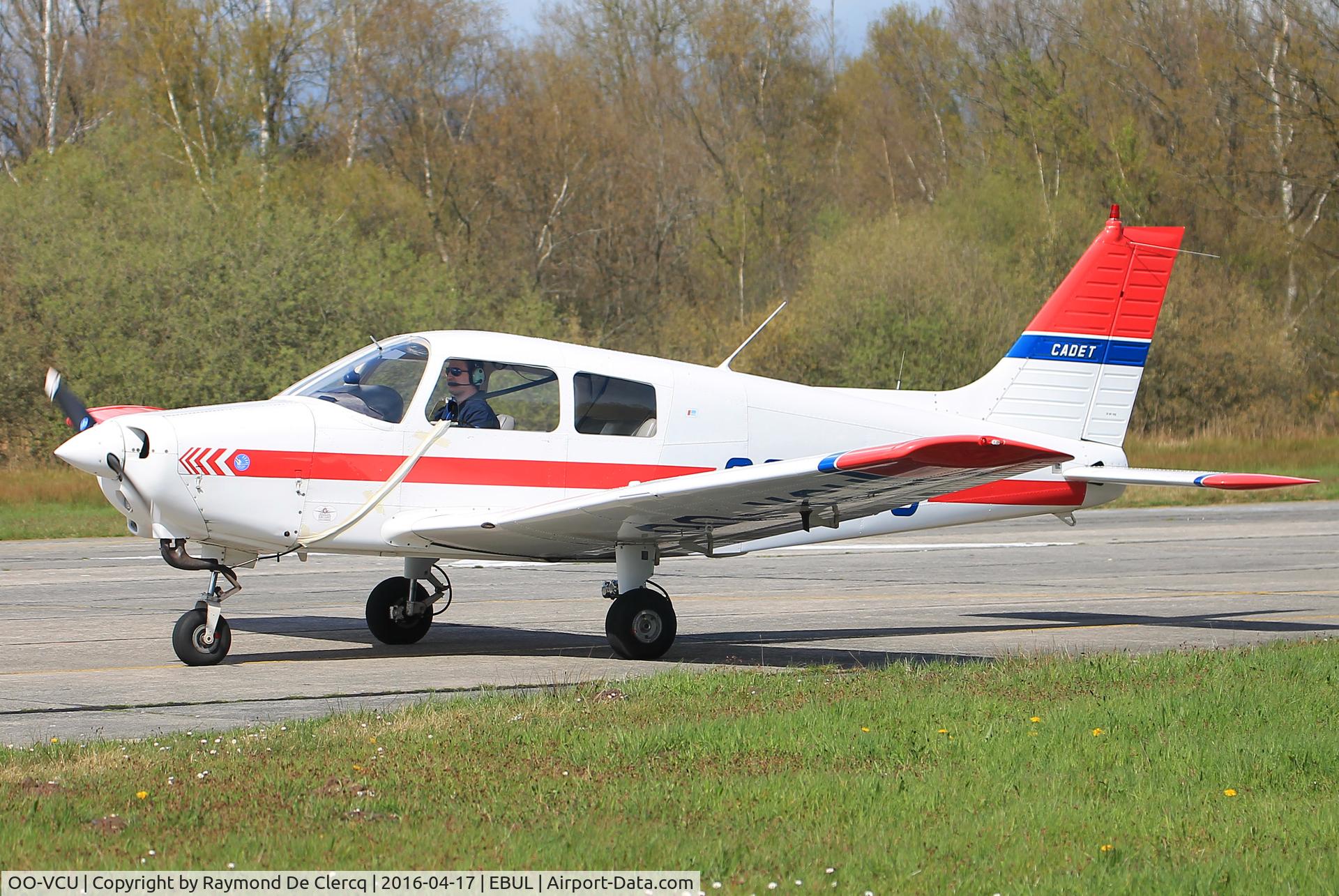OO-VCU, 1989 Piper PA-28-161 Cadet C/N 2841245, Coming back to base after a display with formationteam THE VICTORS.