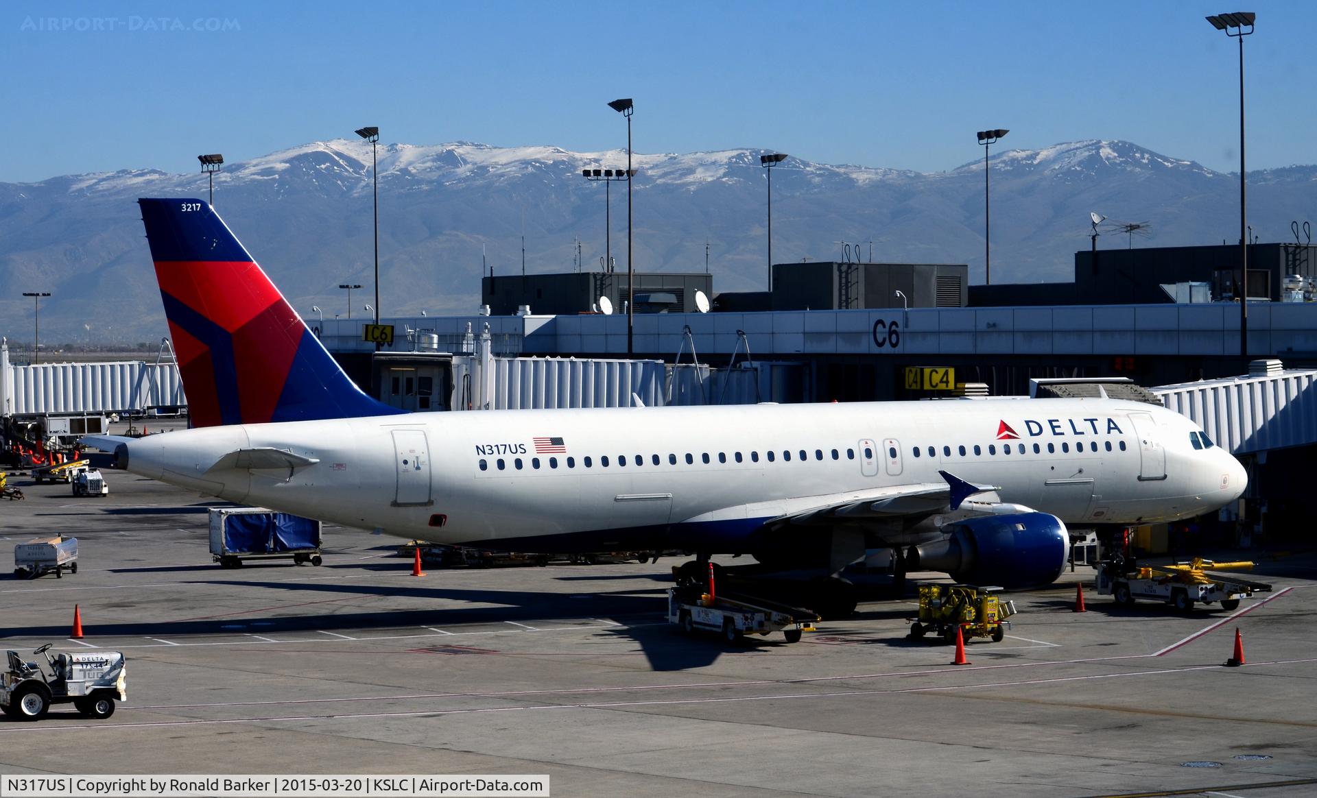 N317US, 1991 Airbus A320-211 C/N 197, Gate C4 SLC