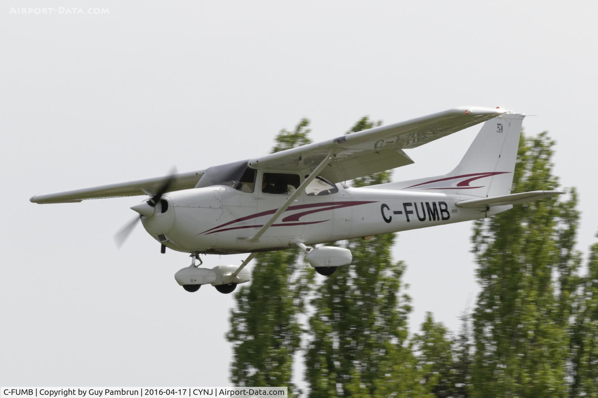 C-FUMB, 2002 Cessna 172S C/N 172S9225, Landing