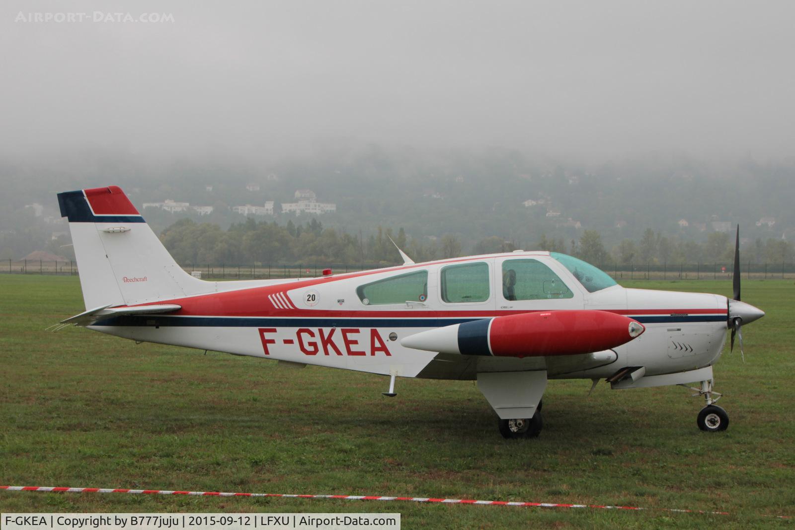 F-GKEA, Beech F33A Bonanza C/N CE-1628, at Les Mureaux