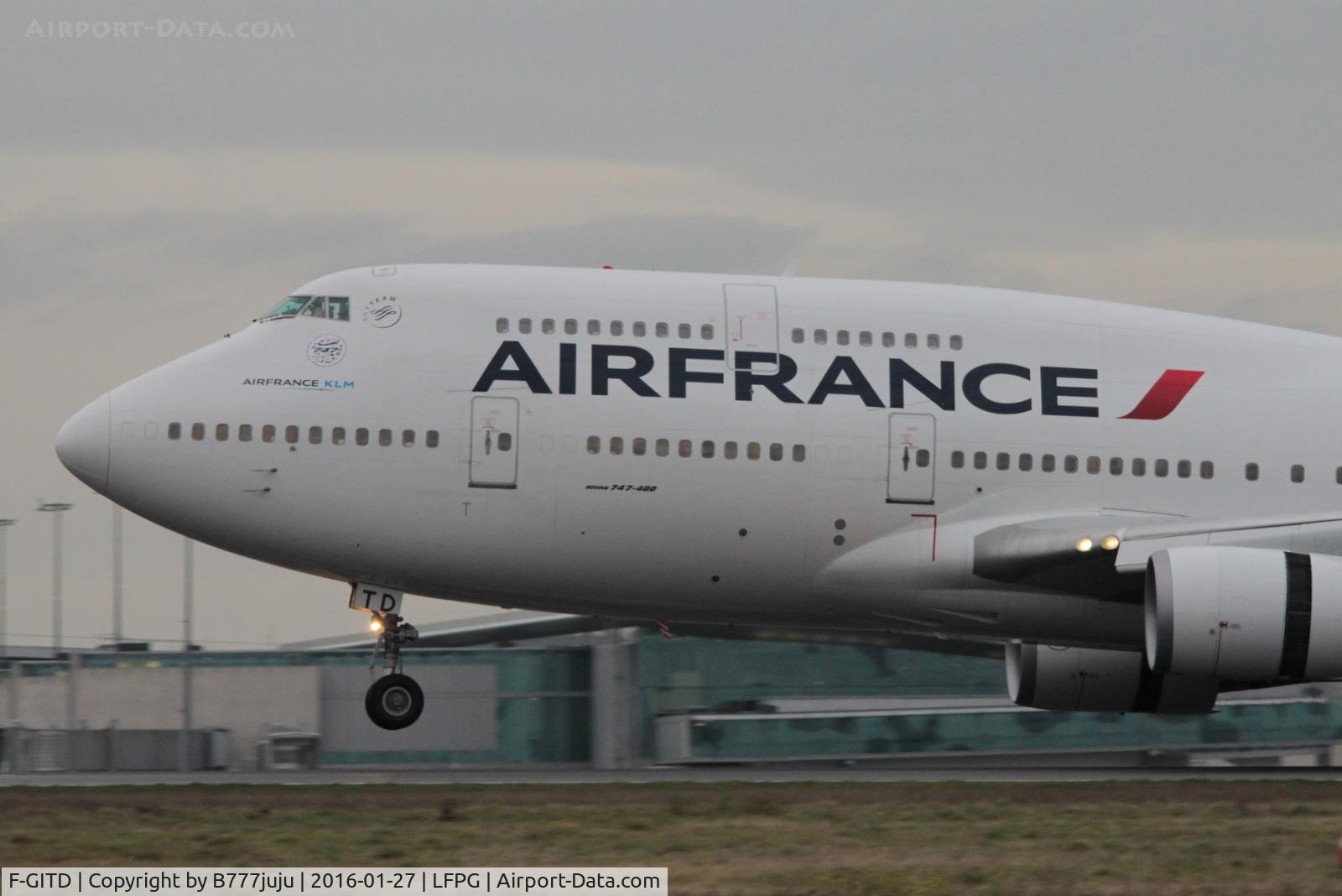 F-GITD, 1992 Boeing 747-428 C/N 25600, last landing of an B747 for Air France, note the spécial stiker under windows