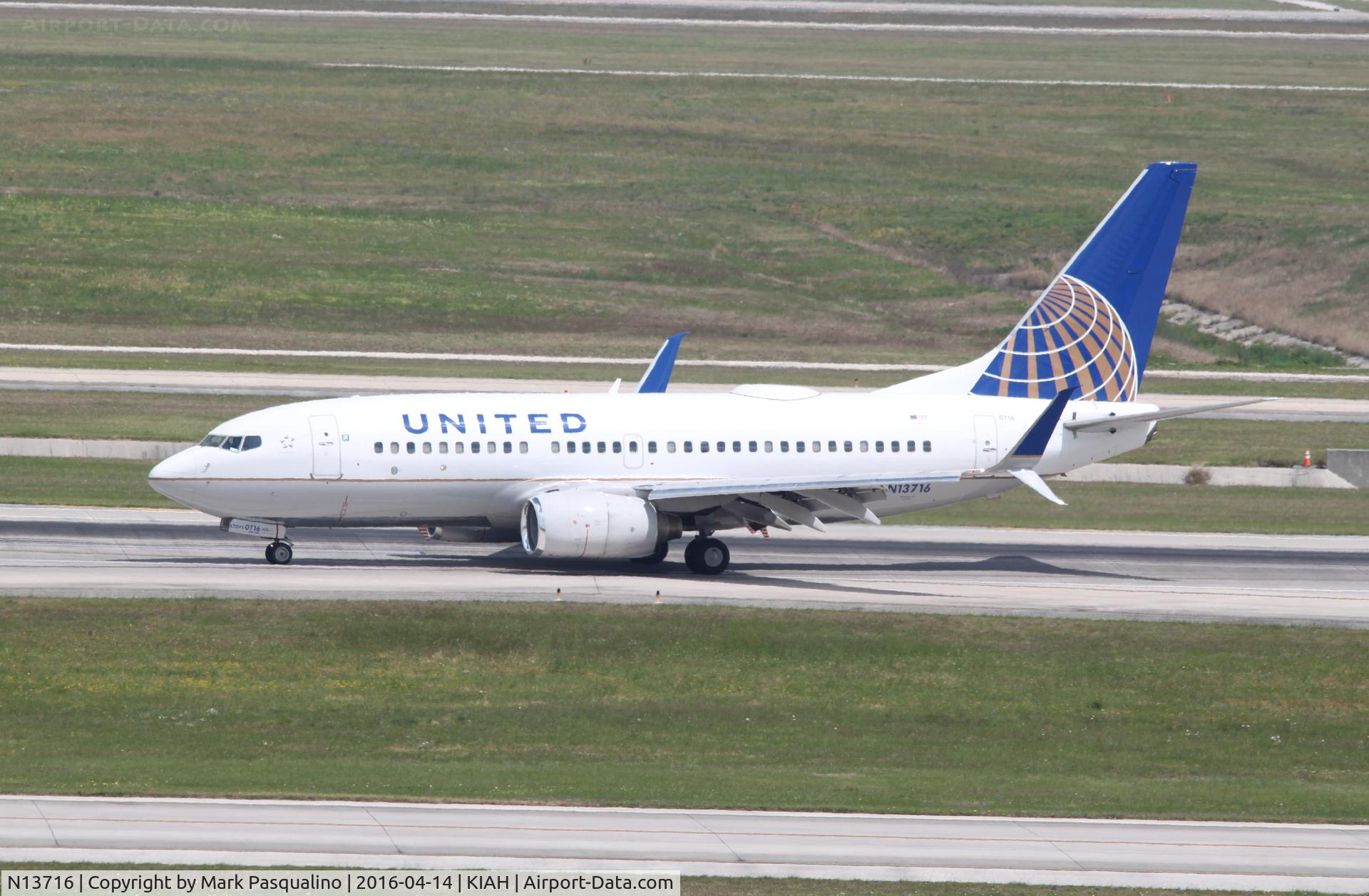 N13716, 1998 Boeing 737-724 C/N 28787, Boeing 737-700