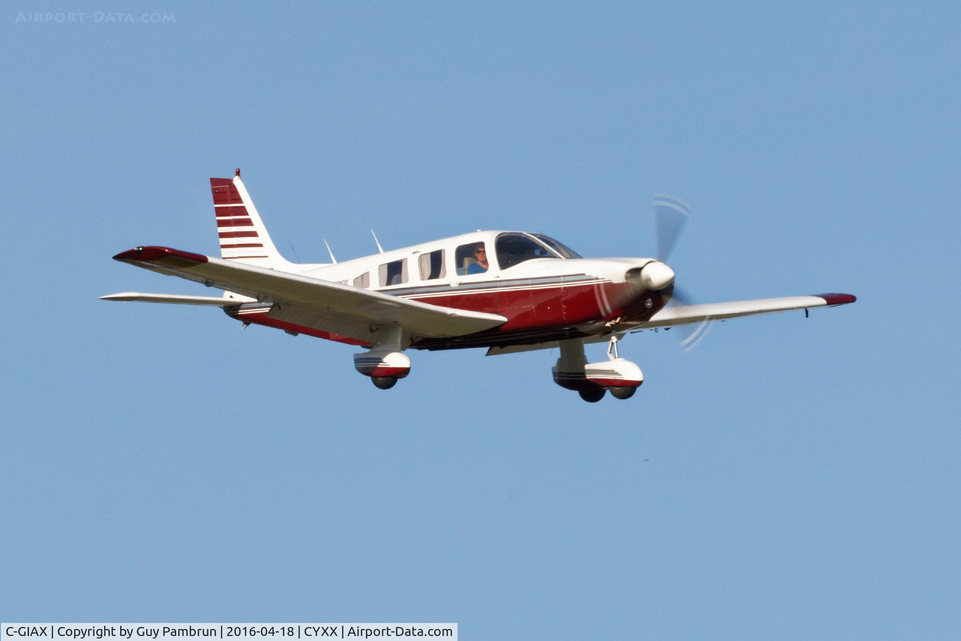 C-GIAX, 1982 Piper PA-32-301 Saratoga C/N 32-8206031, Landing