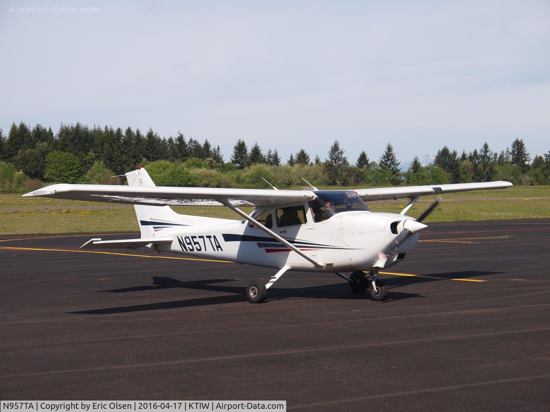 N957TA, 2002 Cessna 172S C/N 172S9057, Cessna 172 at the Tacoma Narrows Airport.