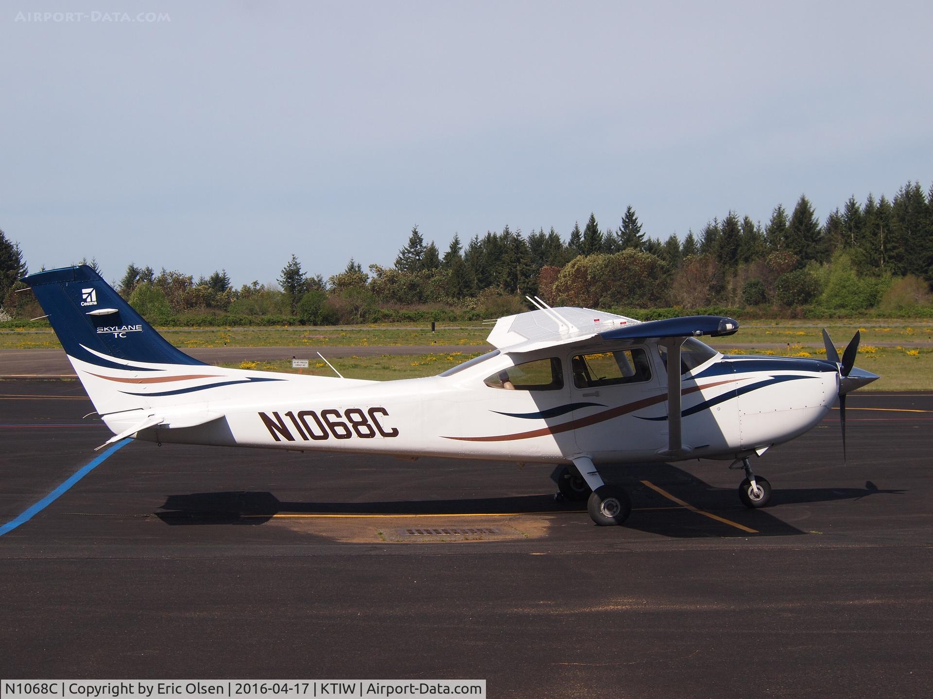 N1068C, 2008 Cessna T182T Turbo Skylane C/N T18208822, Cessna T182T at the Tacoma Narrows Airport.