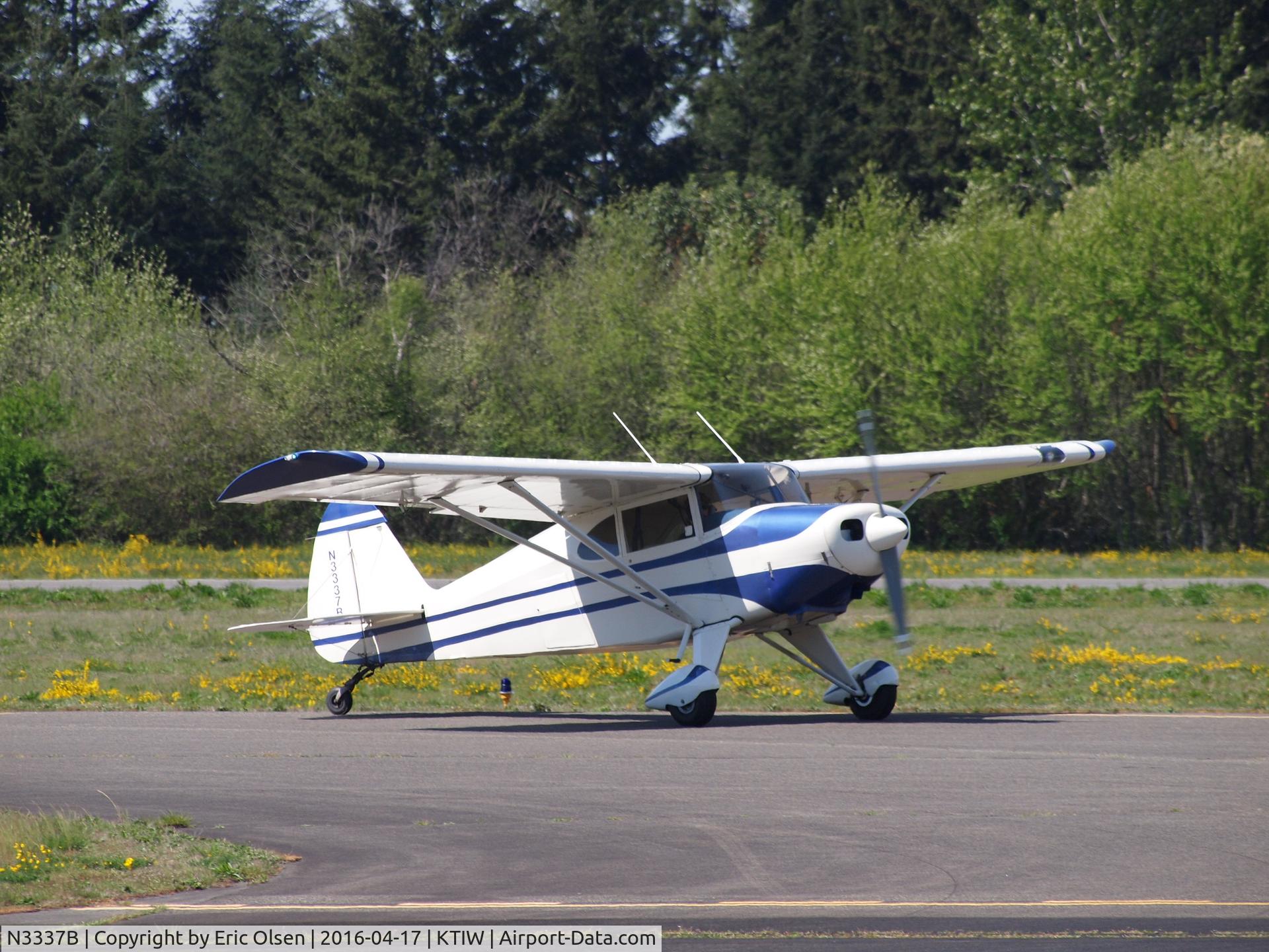 N3337B, 1954 Piper PA-22-135 Tri-Pacer C/N 22-2152, Piper taxing in at the Tacoma Narrows Airport.
