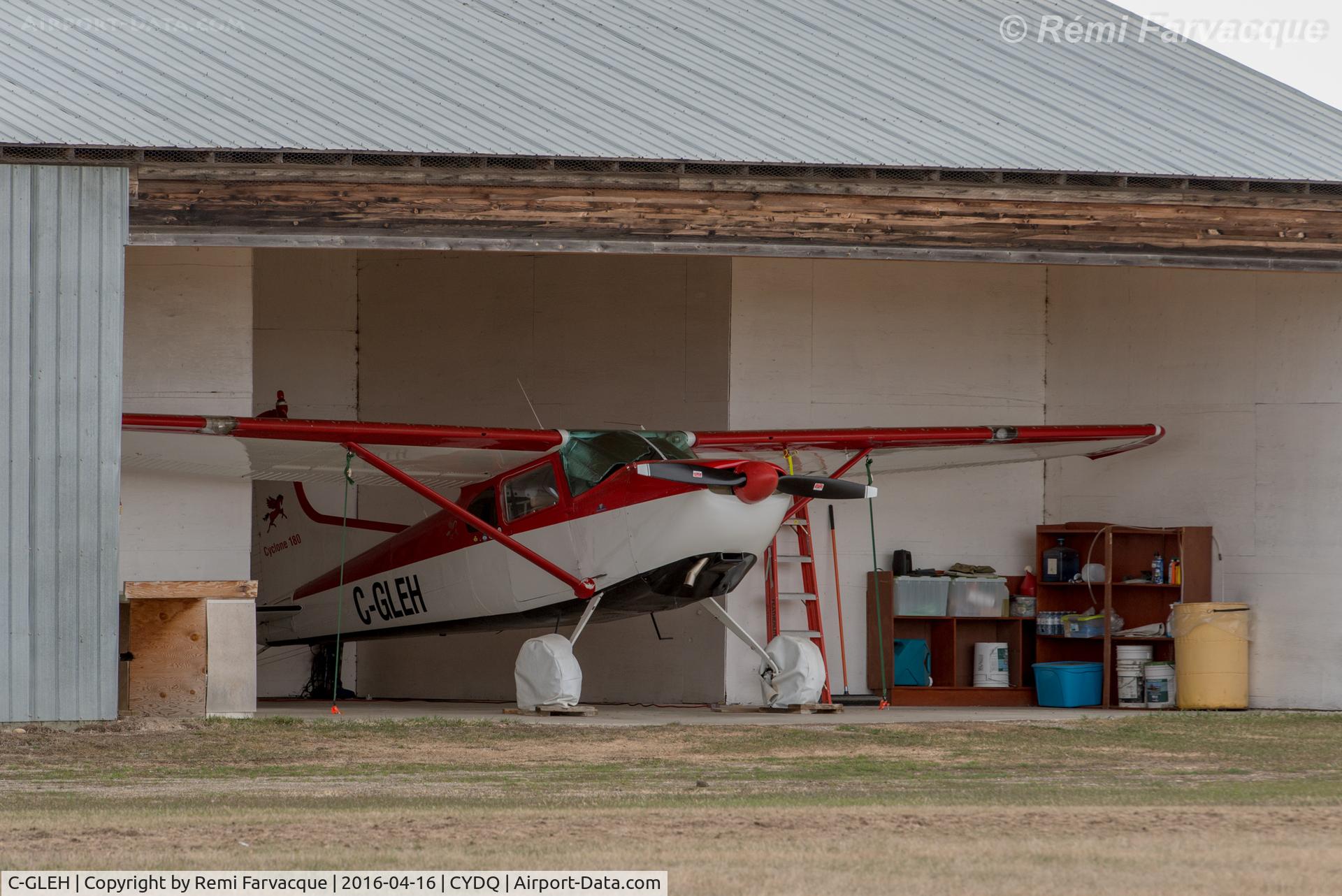 C-GLEH, 2004 St-Just Cyclone 180 C/N 0023, Under cover.