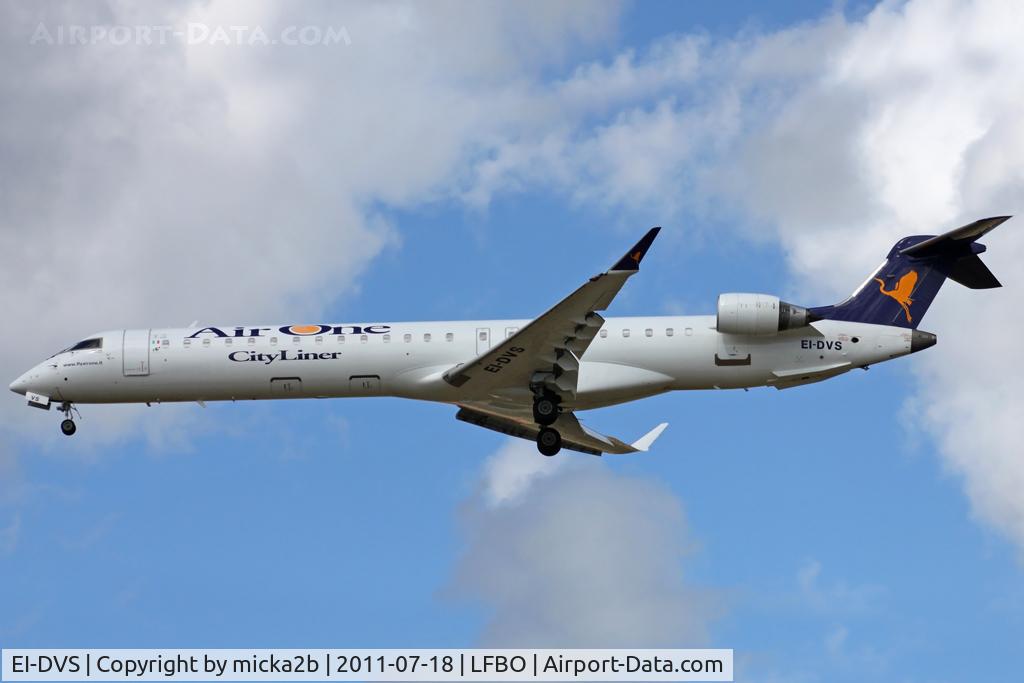 EI-DVS, 2007 Canadair CRJ-900LR (CL-600-2D24) C/N 15119, Landing