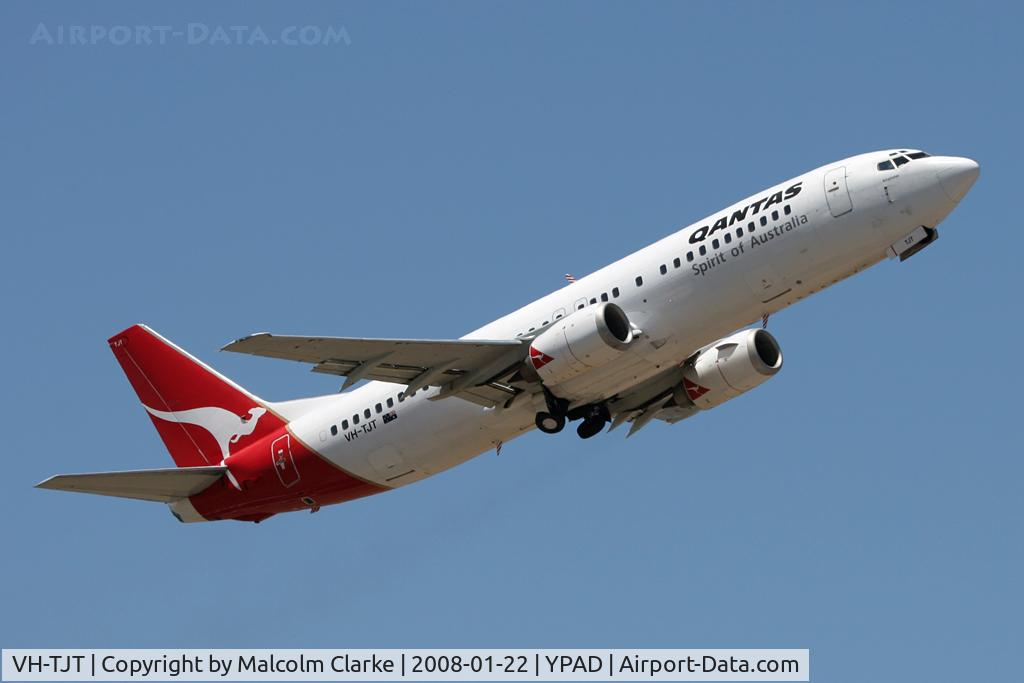 VH-TJT, 1993 Boeing 737-476 C/N 24445, Boeing 737-476 on take-off from Adelaide Airport in January 2008.