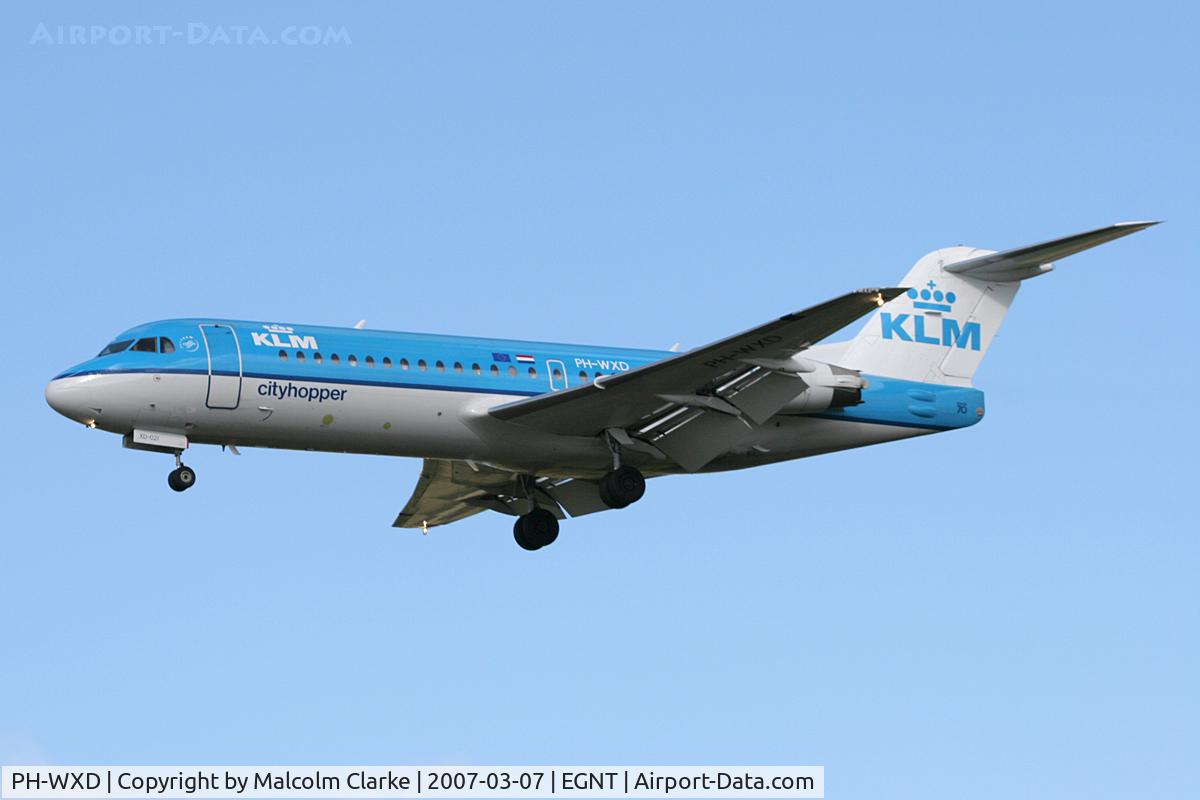 PH-WXD, 1995 Fokker 70 (F-28-0070) C/N 11563, Fokker 70 on approach to 25 at Newcastle Airport in March 2007.