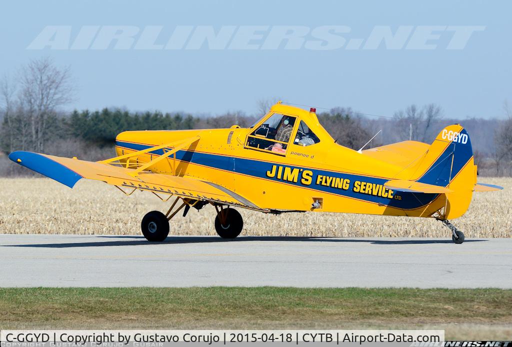 C-GGYD, 1976 Piper PA-25-235 C/N 25-7656062, PA25-235D owned by Jim's Flyin Service is readying for take-off