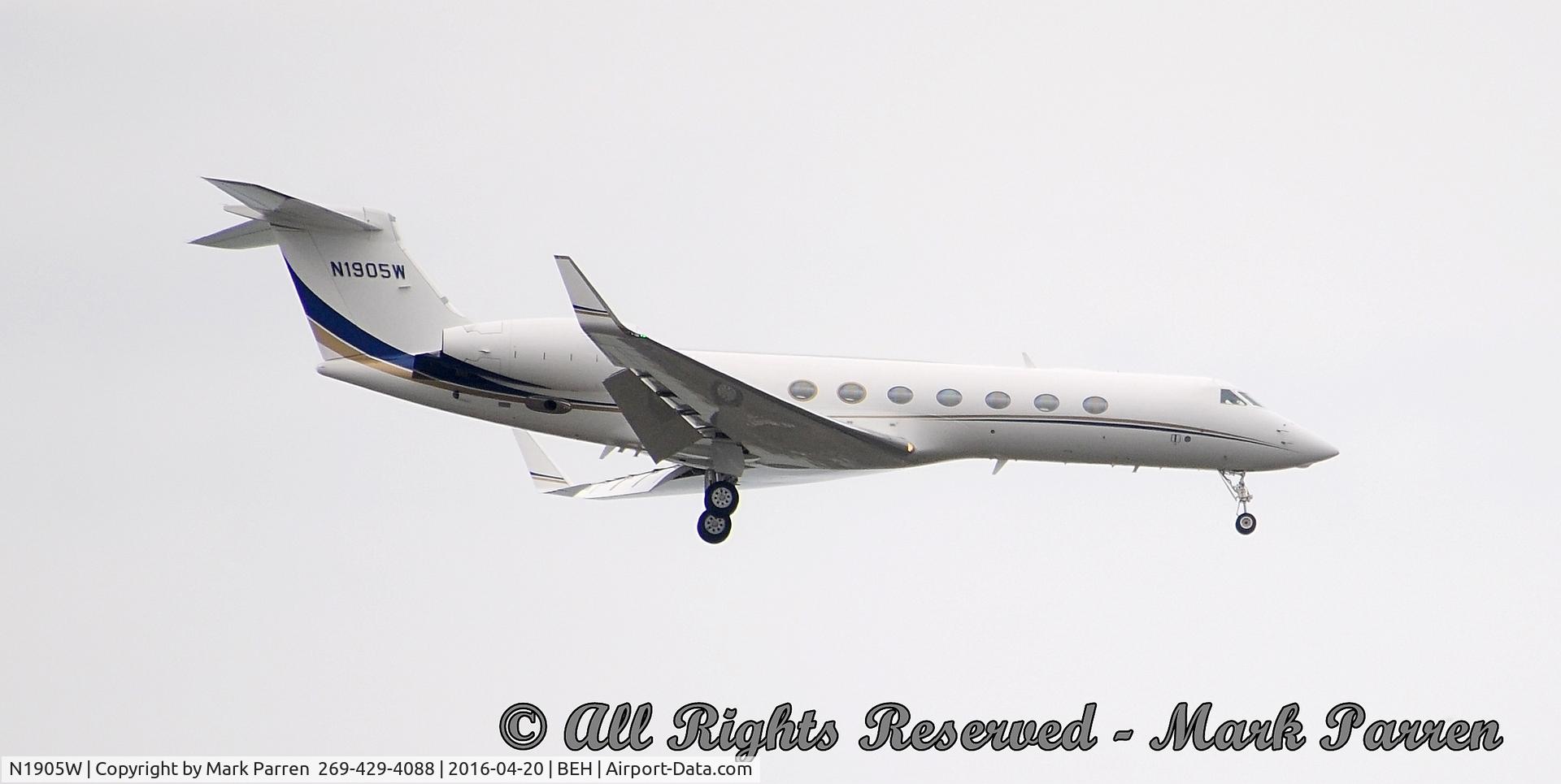 N1905W, 2013 Gulfstream Aerospace GV-SP (G550) C/N 5432, Approach from West to Benton Harbor, MI