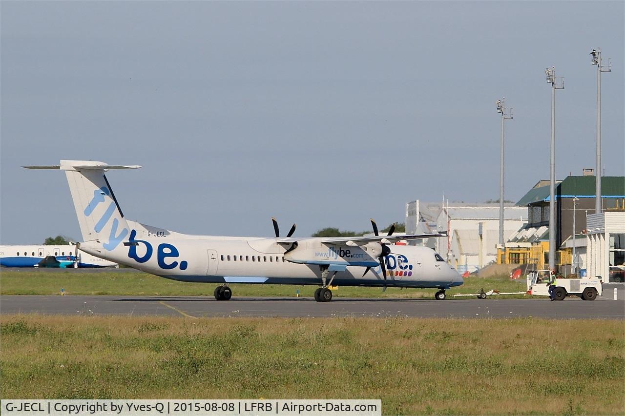 G-JECL, 2005 De Havilland Canada DHC-8-402Q Dash 8 C/N 4114, De Havilland Canada DHC-8-402Q Dash 8, Push back, Brest-Bretagne Airport (LFRB-BES)