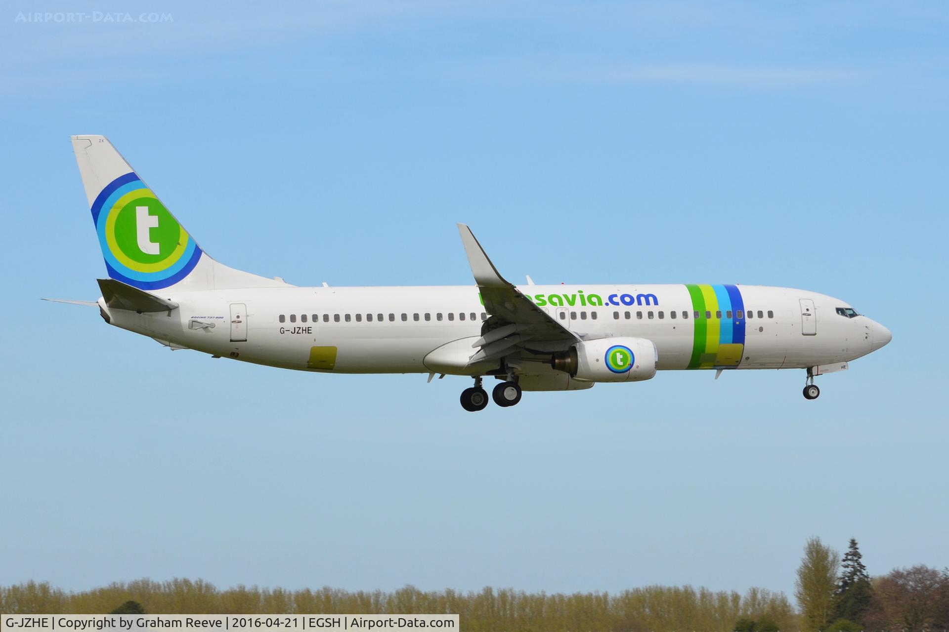 G-JZHE, 2000 Boeing 737-8K2 C/N 30390, Landing back at Norwich after a test flight.
