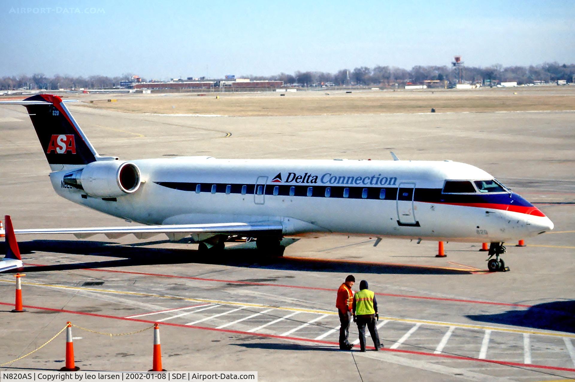 N820AS, 1997 Canadair CRJ-200LR (CL-600-2B19) C/N 7188, SDF Louisville 8.1.02