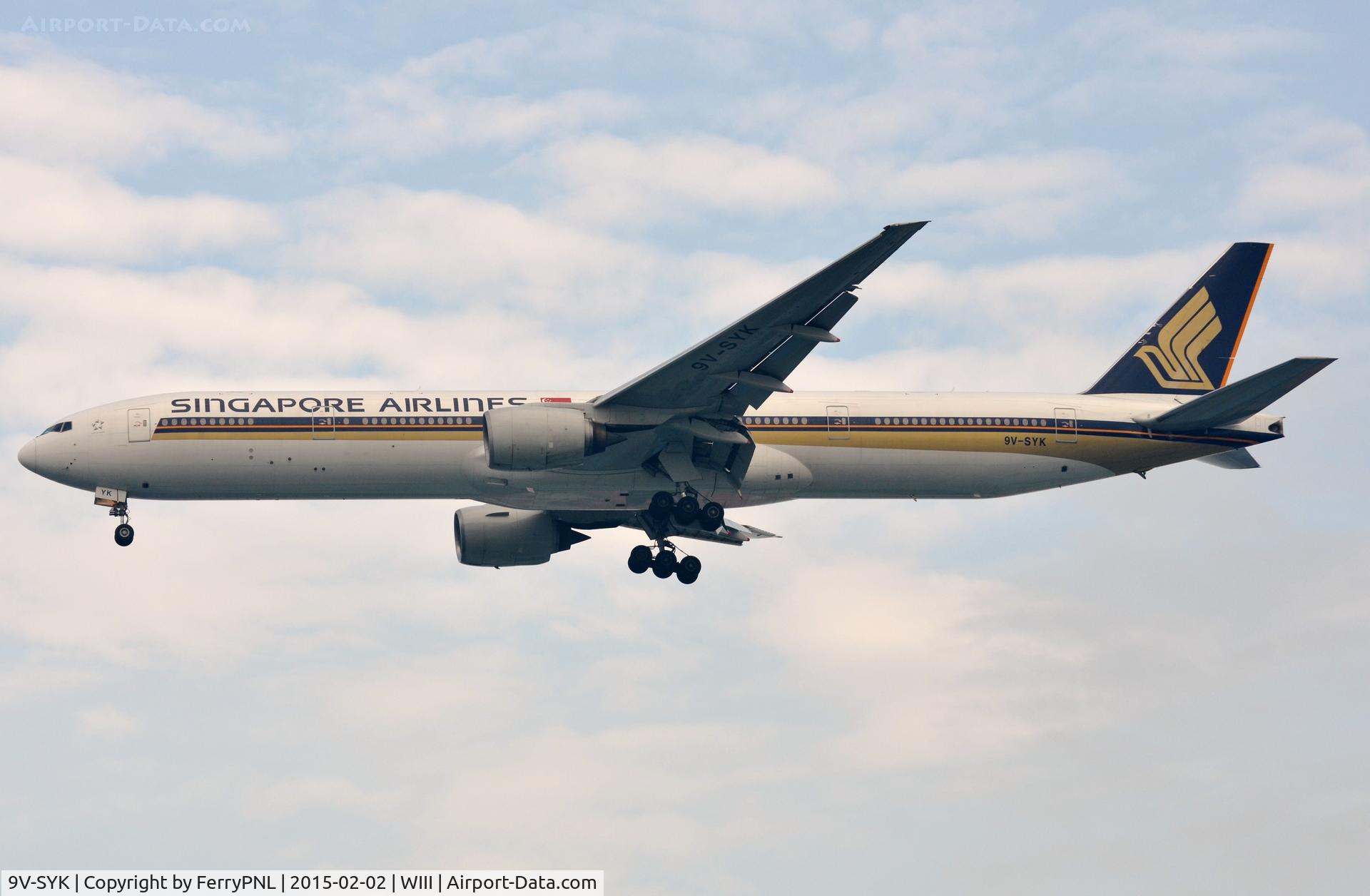 9V-SYK, 2005 Boeing 777-312 C/N 33375, Singapore B773 landing.