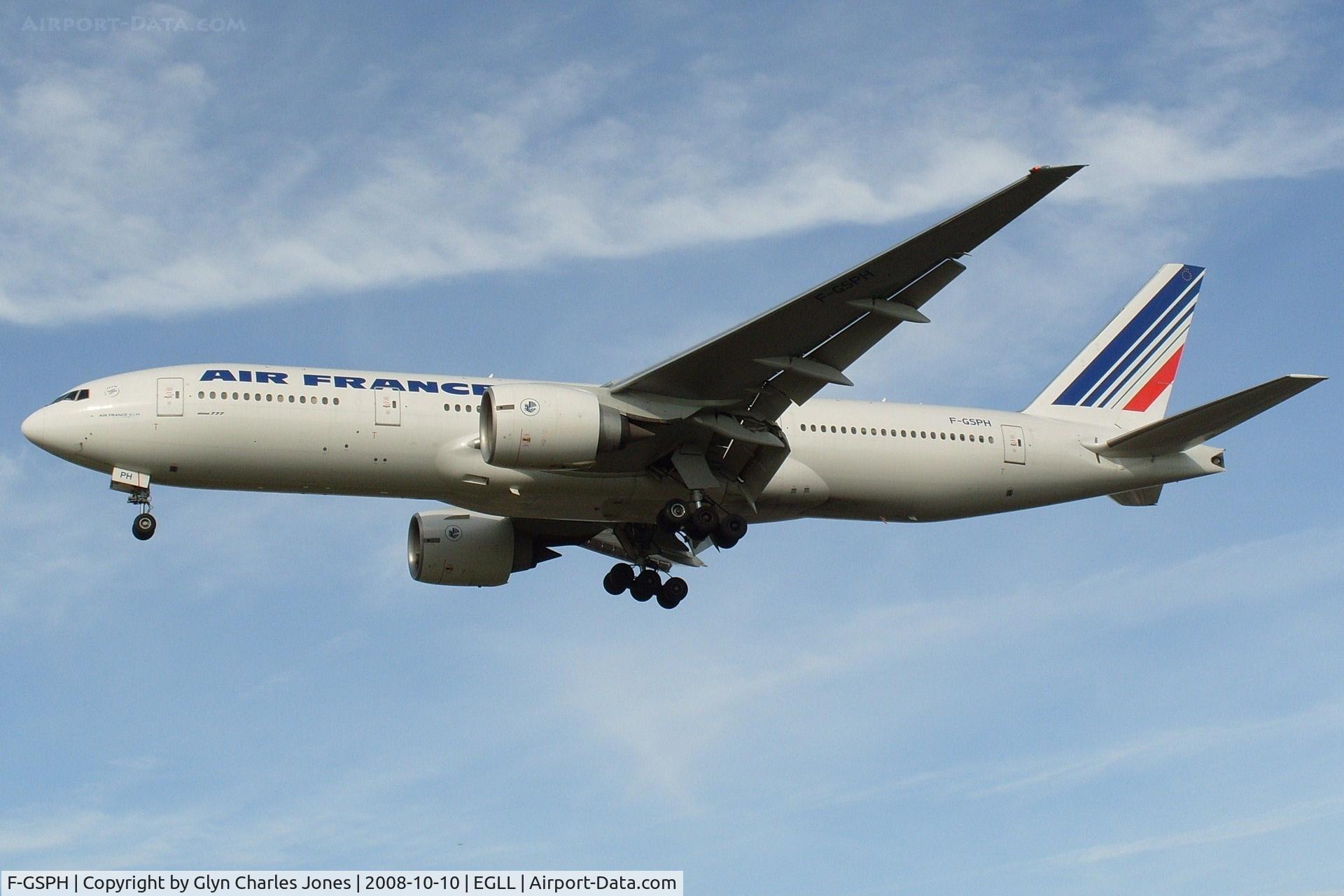 F-GSPH, 1999 Boeing 777-228/ER C/N 28675, On finals to runway 27L operating flight AF061 from Los Angeles. Operated by Air France.