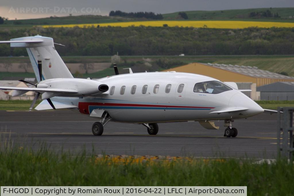 F-HGOD, 2008 Piaggio P-180 Avanti II C/N 1153, Parked from Paris Le Bourget