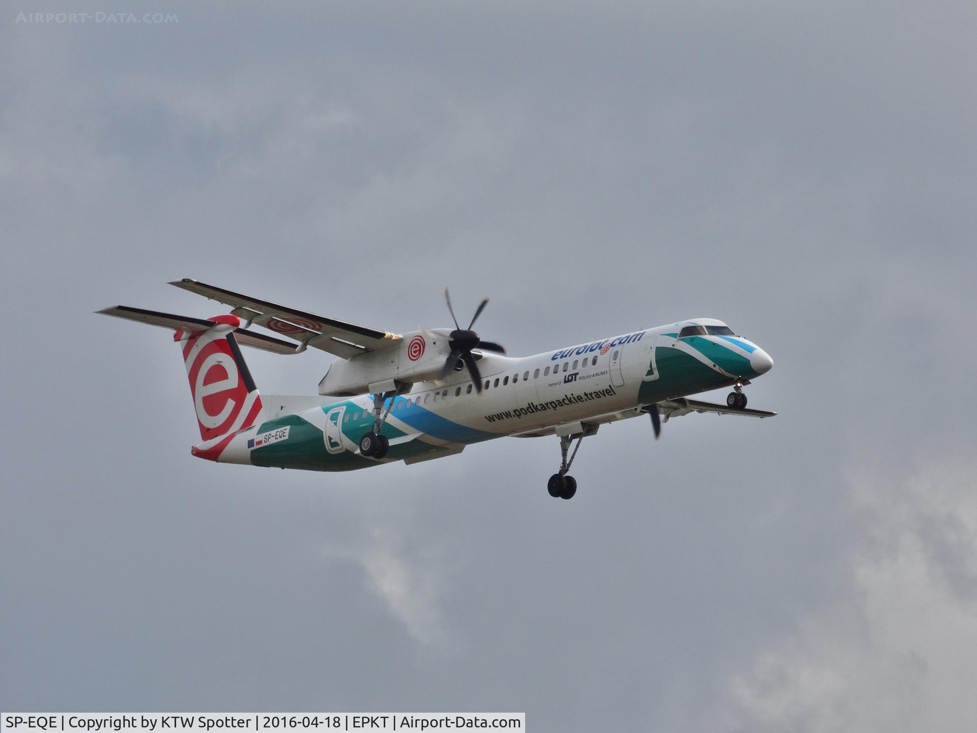SP-EQE, 2012 Bombardier DHC-8-402Q Dash 8 Dash 8 C/N 4417, 'Shrek' cleared to land on RWY27 @KTW.