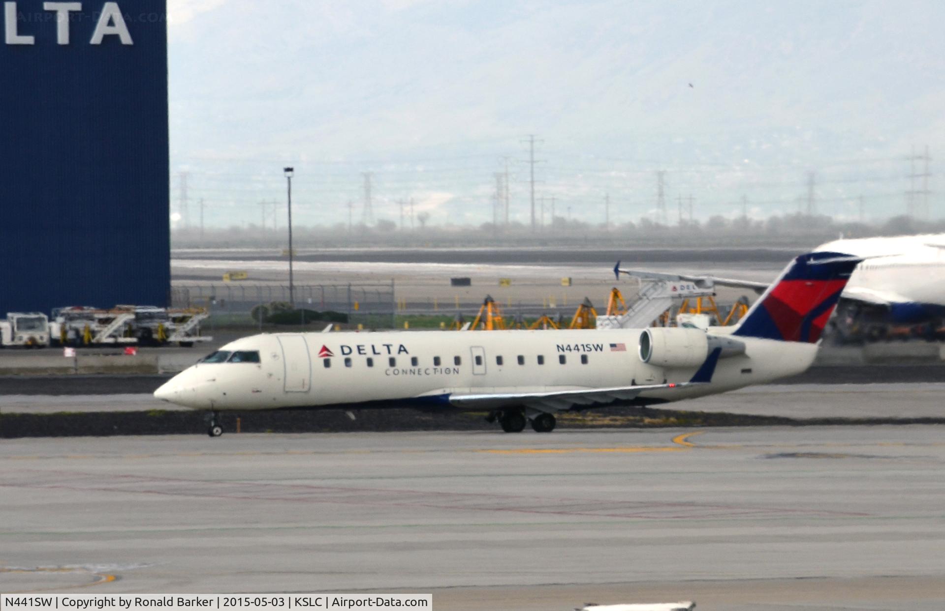 N441SW, 2002 Bombardier CRJ-200LR (CL-600-2B19) C/N 7602, Taxi SLC