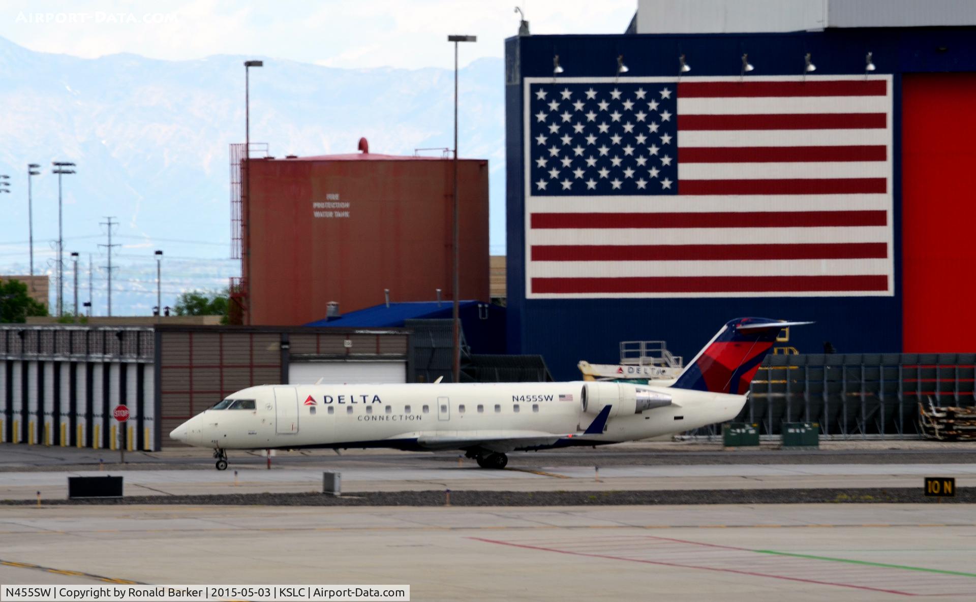 N455SW, 2003 Bombardier CRJ-200LR (CL-600-2B19) C/N 7760, Taxi SLC