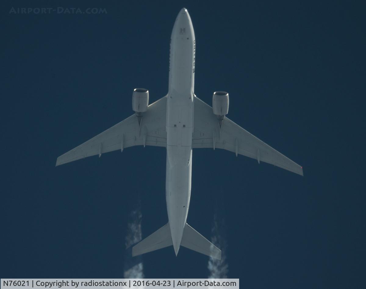 N76021, 2010 Boeing 777-224 C/N 39776, 23-4-2016 United B772 N76021 (Star Alliance) passing overhead West Lancashire, England,UK at 36,000ft working route Frankfurt-Huston UA47.