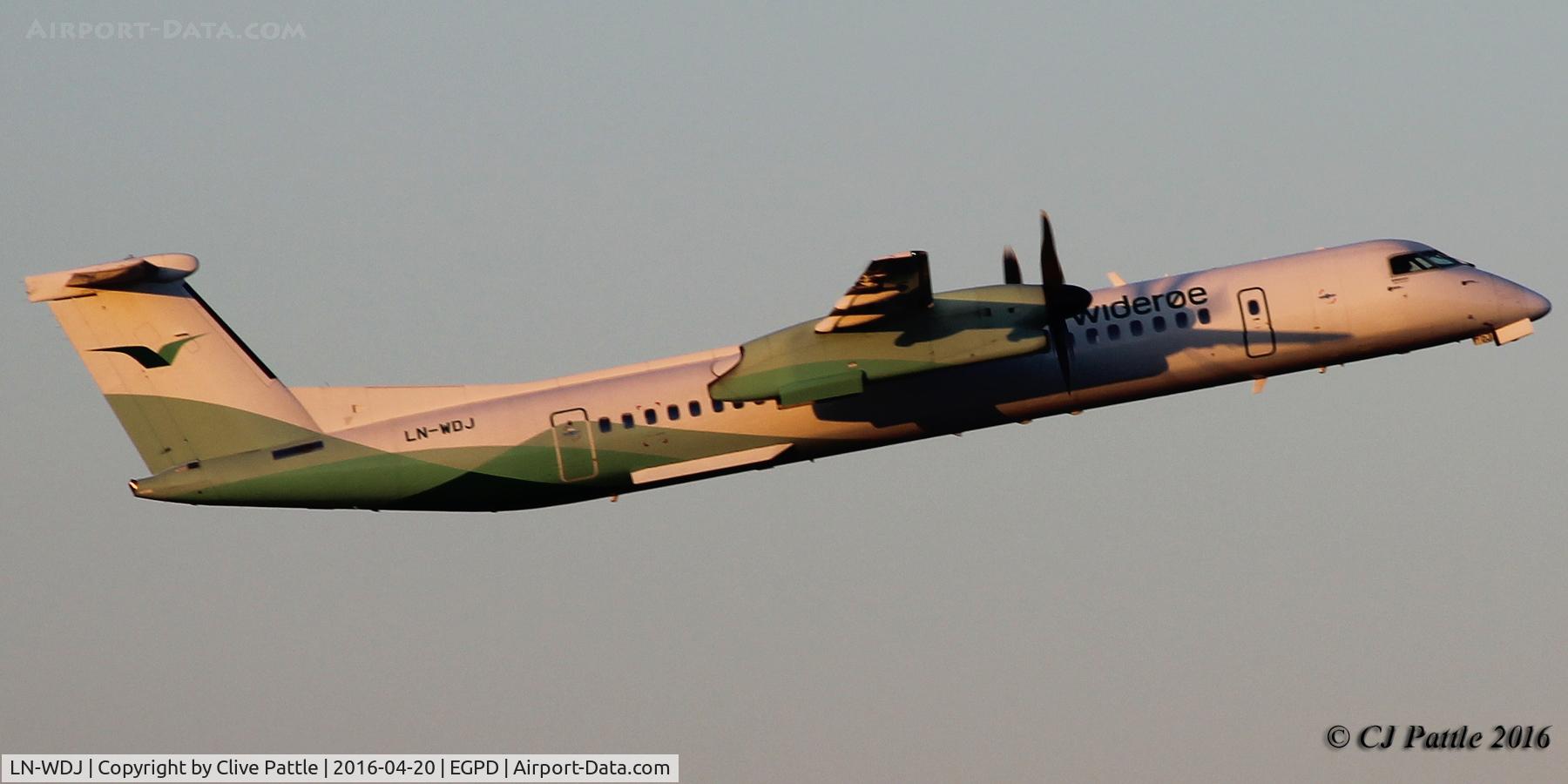 LN-WDJ, 2009 De Havilland Canada DHC-8-402Q Dash 8 C/N 4290, Sunset climb-out from Aberdeen EGPD
