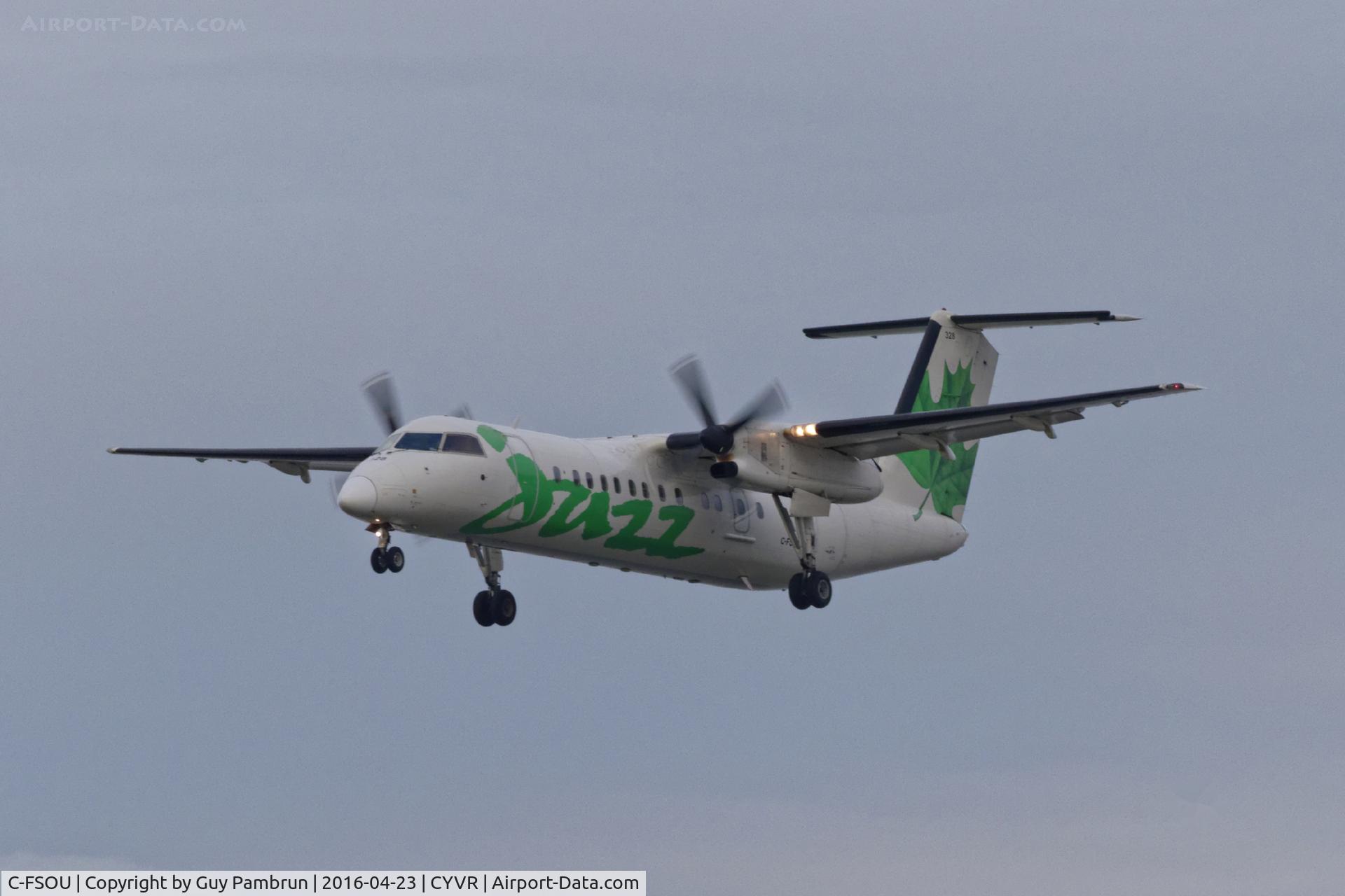 C-FSOU, 1992 De Havilland Canada DHC-8-311 Dash 8 C/N 342, Landing