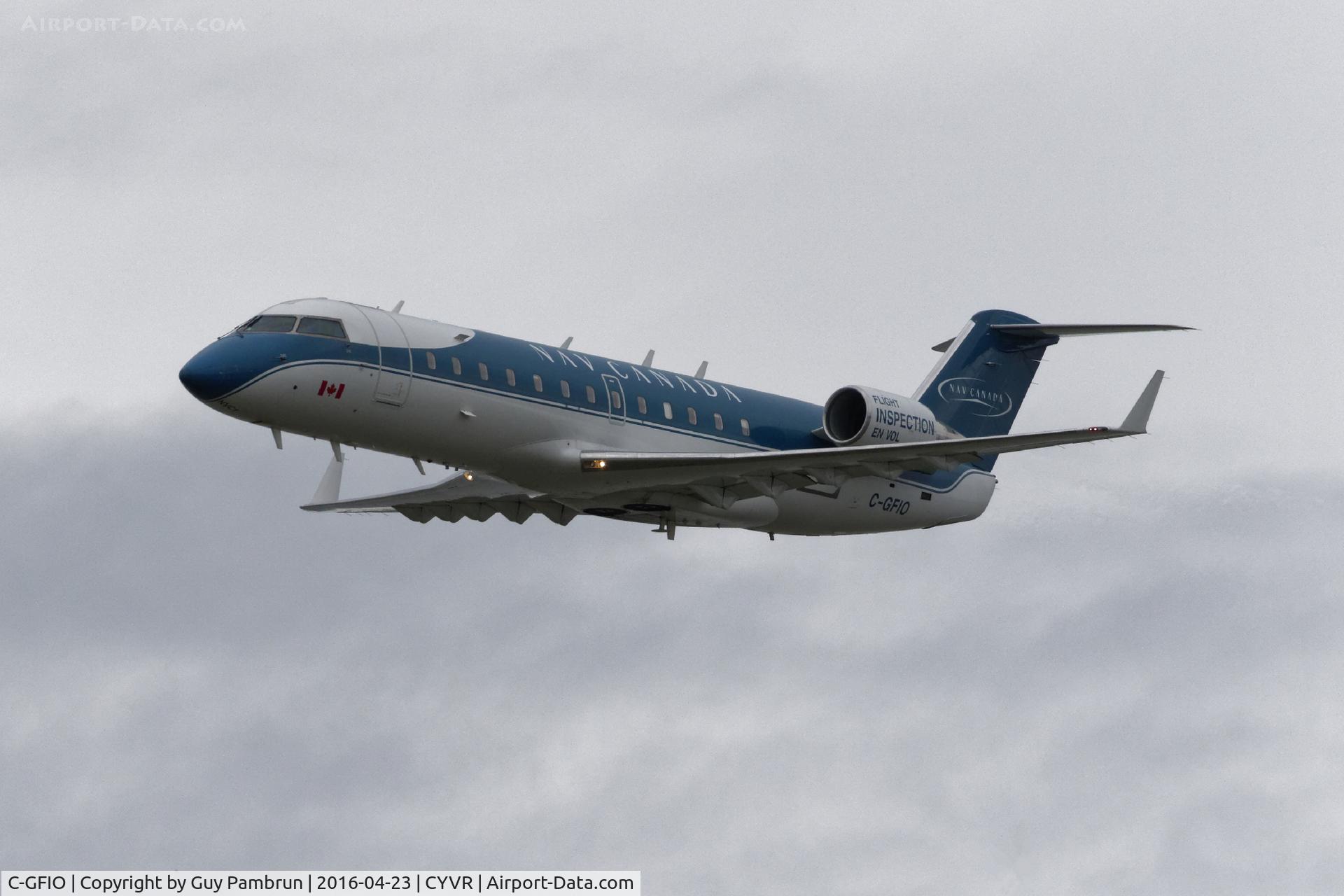 C-GFIO, 2001 Bombardier CRJ-200ER (CL-600-2B19) C/N 7526, Fly-by