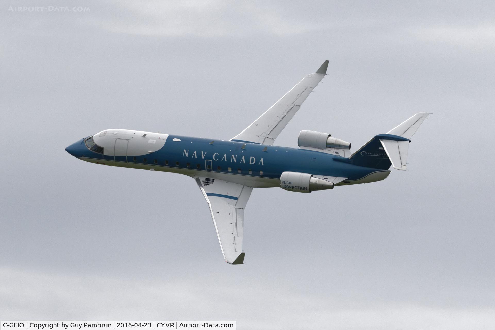 C-GFIO, 2001 Bombardier CRJ-200ER (CL-600-2B19) C/N 7526, Fly-by