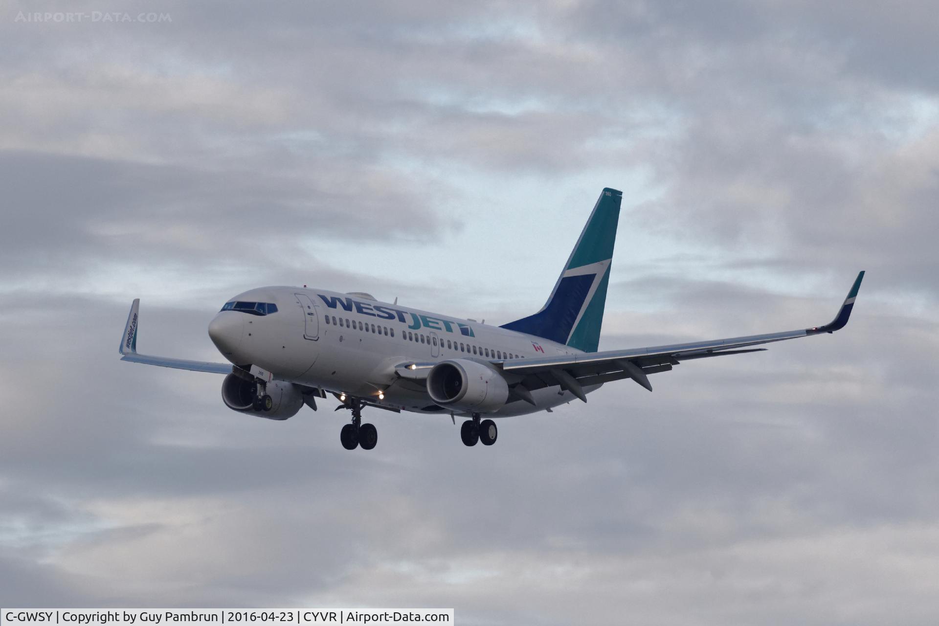 C-GWSY, 2010 Boeing 737-7CT C/N 37421, Landing