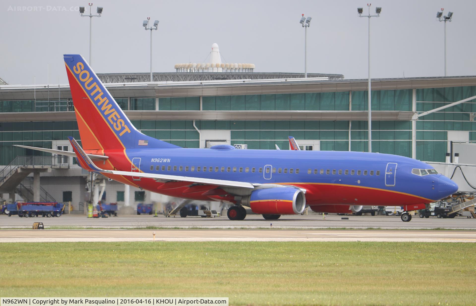 N962WN, 2011 Boeing 737-7H4 C/N 36963, Boeing 737-700