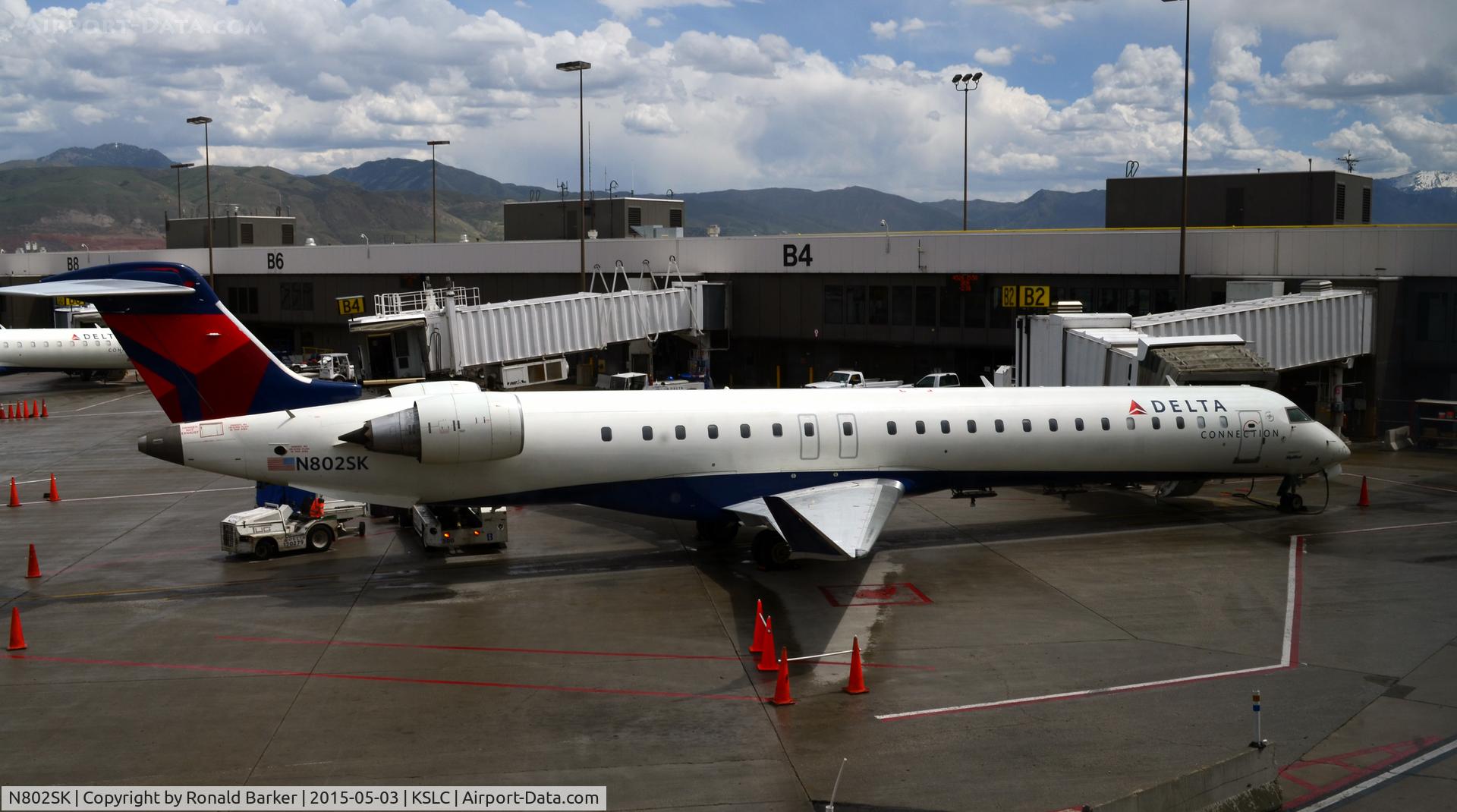 N802SK, 2006 Canadair CL-600-2D24 Regional Jet CRJ-900 C/N 15061, Gate B2 SLC
