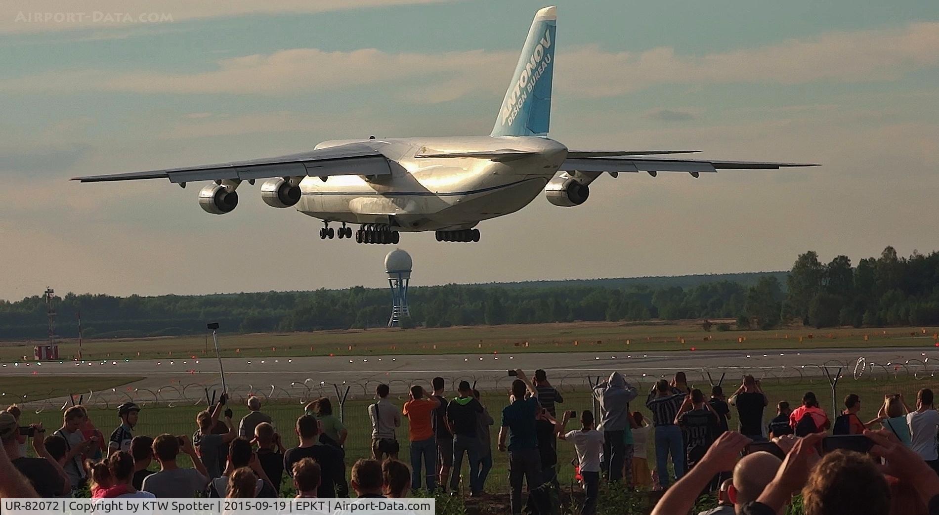 UR-82072, 1993 Antonov An-124-100 Ruslan C/N 9773053359136, Military charter from Zaragozza.