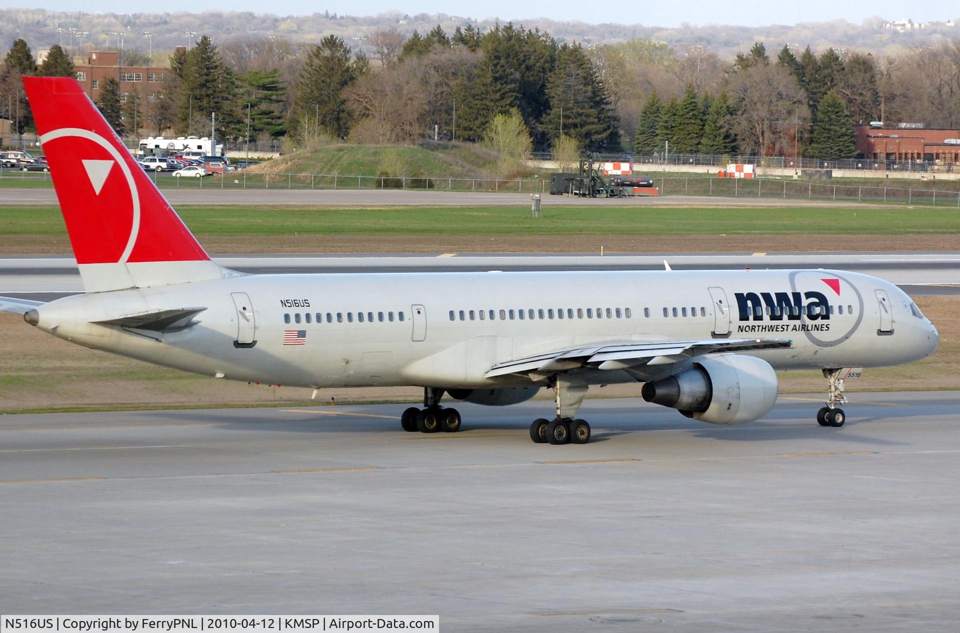 N516US, 1986 Boeing 757-251 C/N 23204, Northwest B752 taxiing to its gate.
