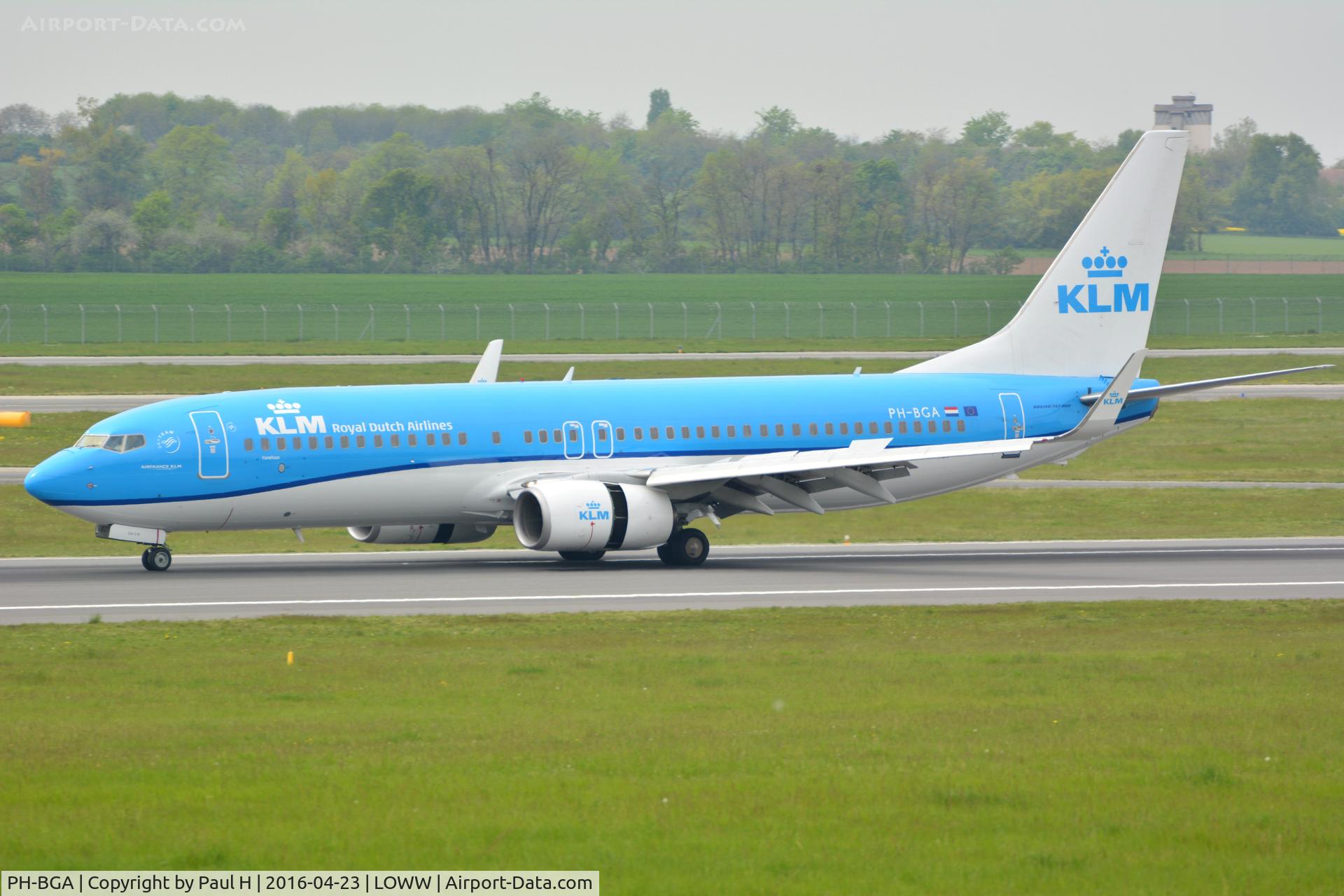 PH-BGA, 2008 Boeing 737-8K2 C/N 37593, KLM Boeing 737 with the new livery at VIE/LOWW