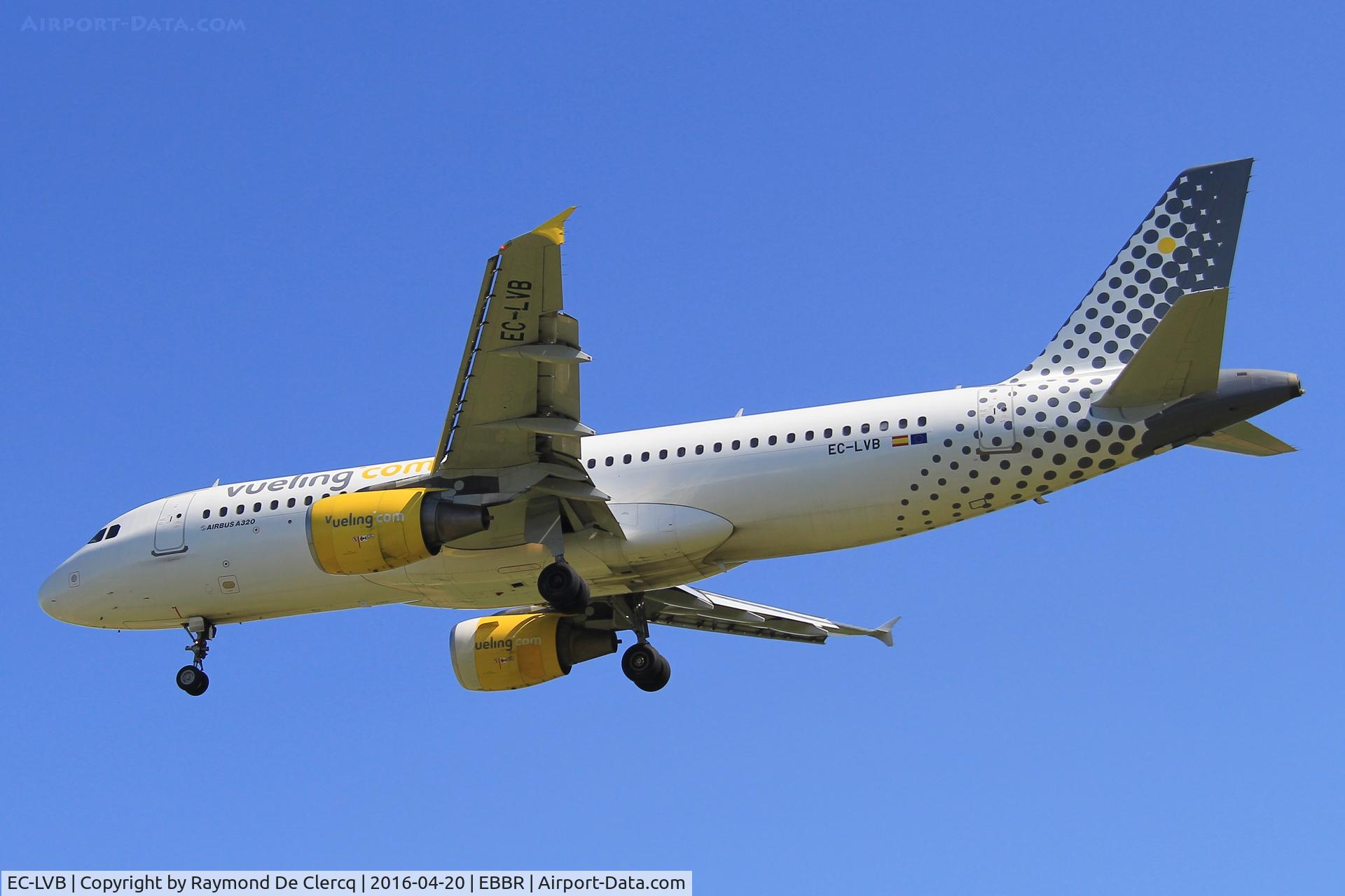 EC-LVB, 2000 Airbus A320-214 C/N 1210, Landing at Brussels rwy 01.