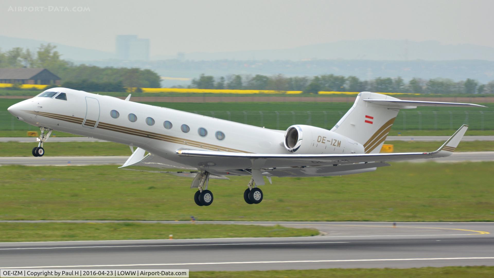 OE-IZM, 2007 Gulfstream Aerospace GV-SP (G550) C/N 5177, Private Gulfstream-V taking off from VIE/LOWW