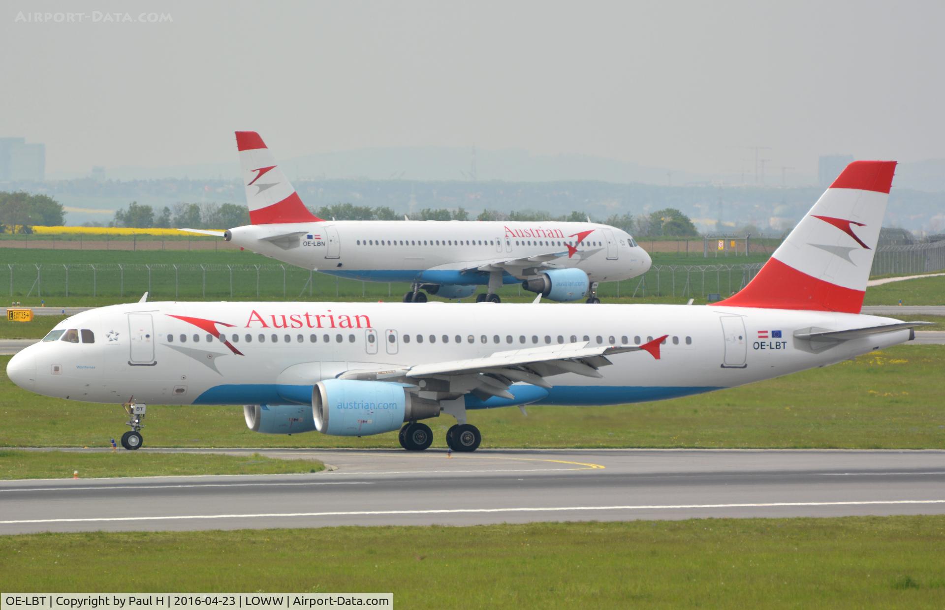 OE-LBT, 2000 Airbus A320-214 C/N 1387, 2x Austrian Airlines A320 at VIE/LOWW