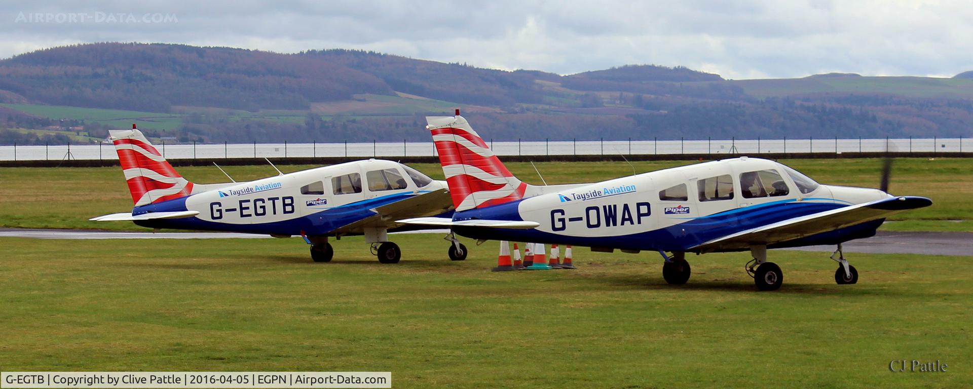 G-EGTB, 1978 Piper PA-28-161 Cherokee Warrior II C/N 28-7816074, Out to grass with fellow Tayside Aviation PA-28 G-OWAP at Dundee Riverside EGPN