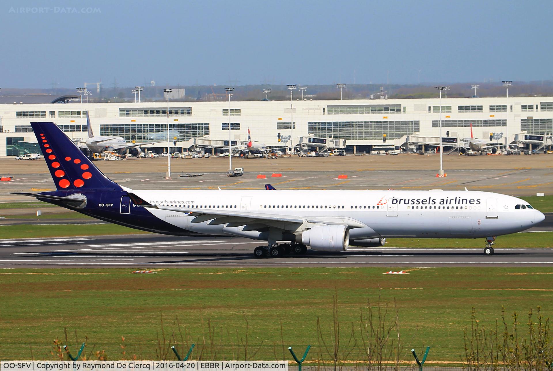 OO-SFV, 1995 Airbus A330-322 C/N 095, Take off on rwy 07R.