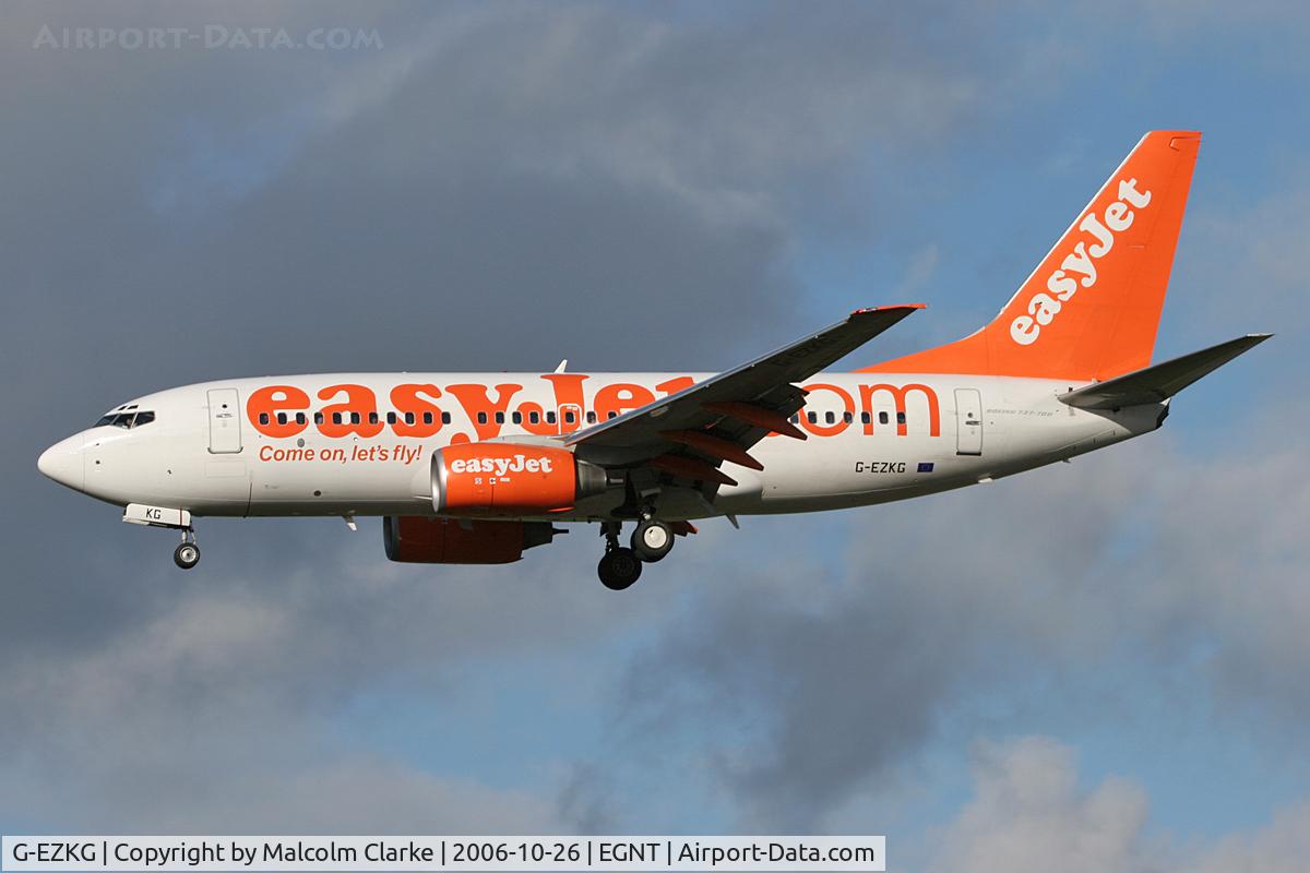G-EZKG, 2004 Boeing 737-73V C/N 32428, Boeing 737-73V on approach to 25 at Newcastle Airport, October 2006.