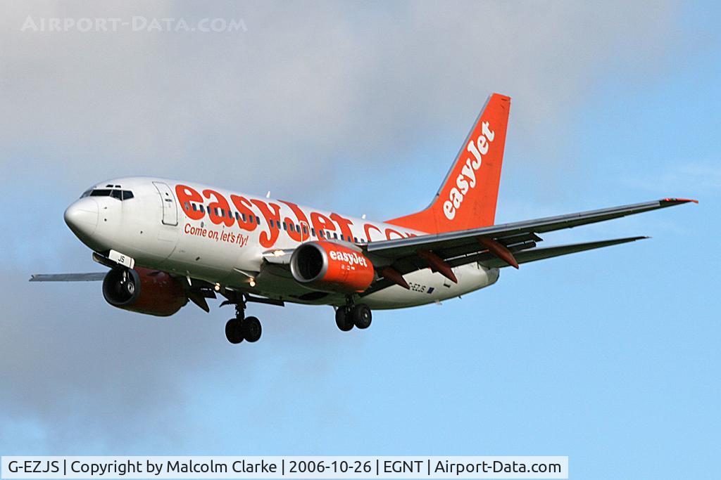G-EZJS, 2002 Boeing 737-73V C/N 32414, Boeing 737-73V on approach to 25 at Newcastle Airport, October 2006.