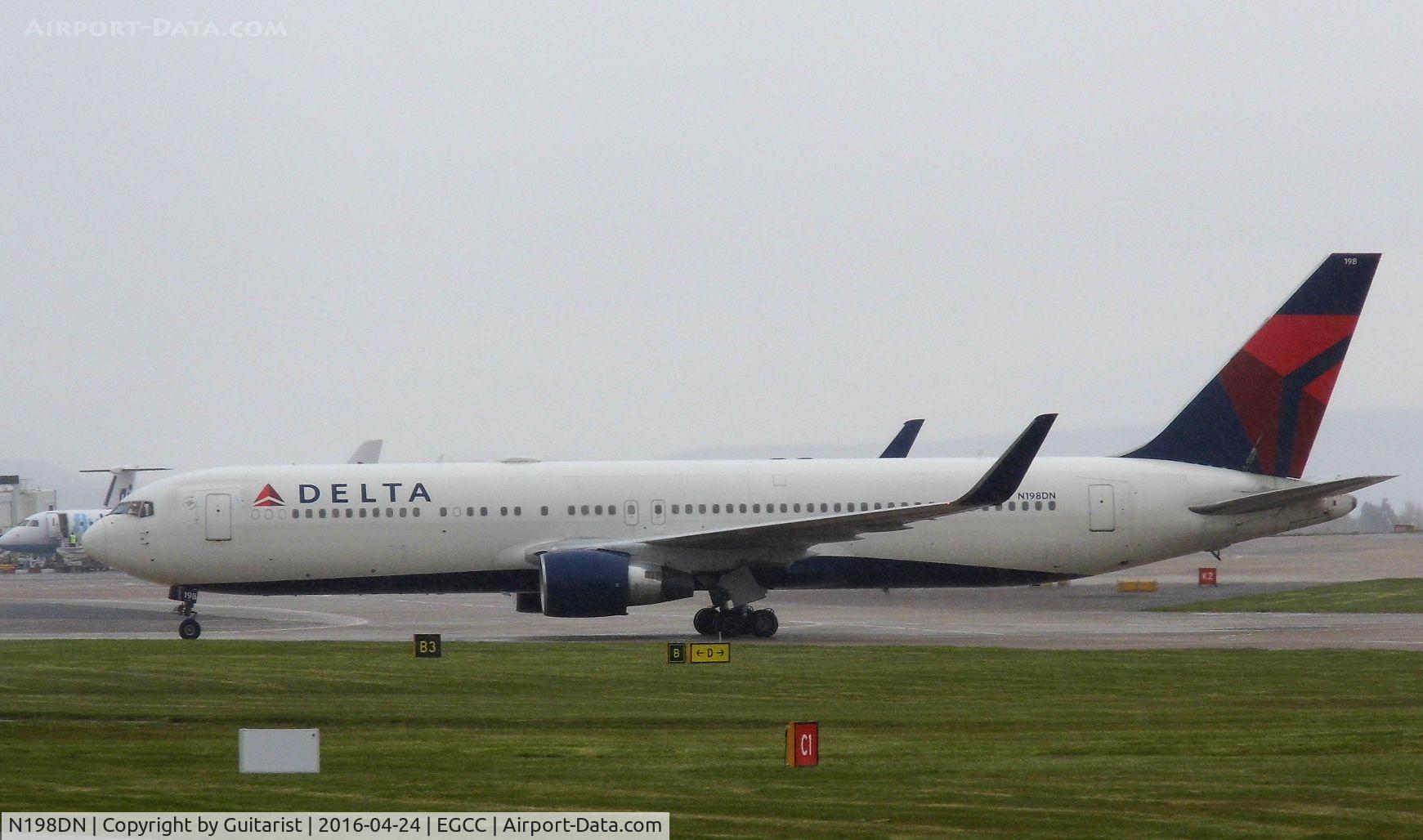 N198DN, 1998 Boeing 767-332 C/N 28455, At Manchester