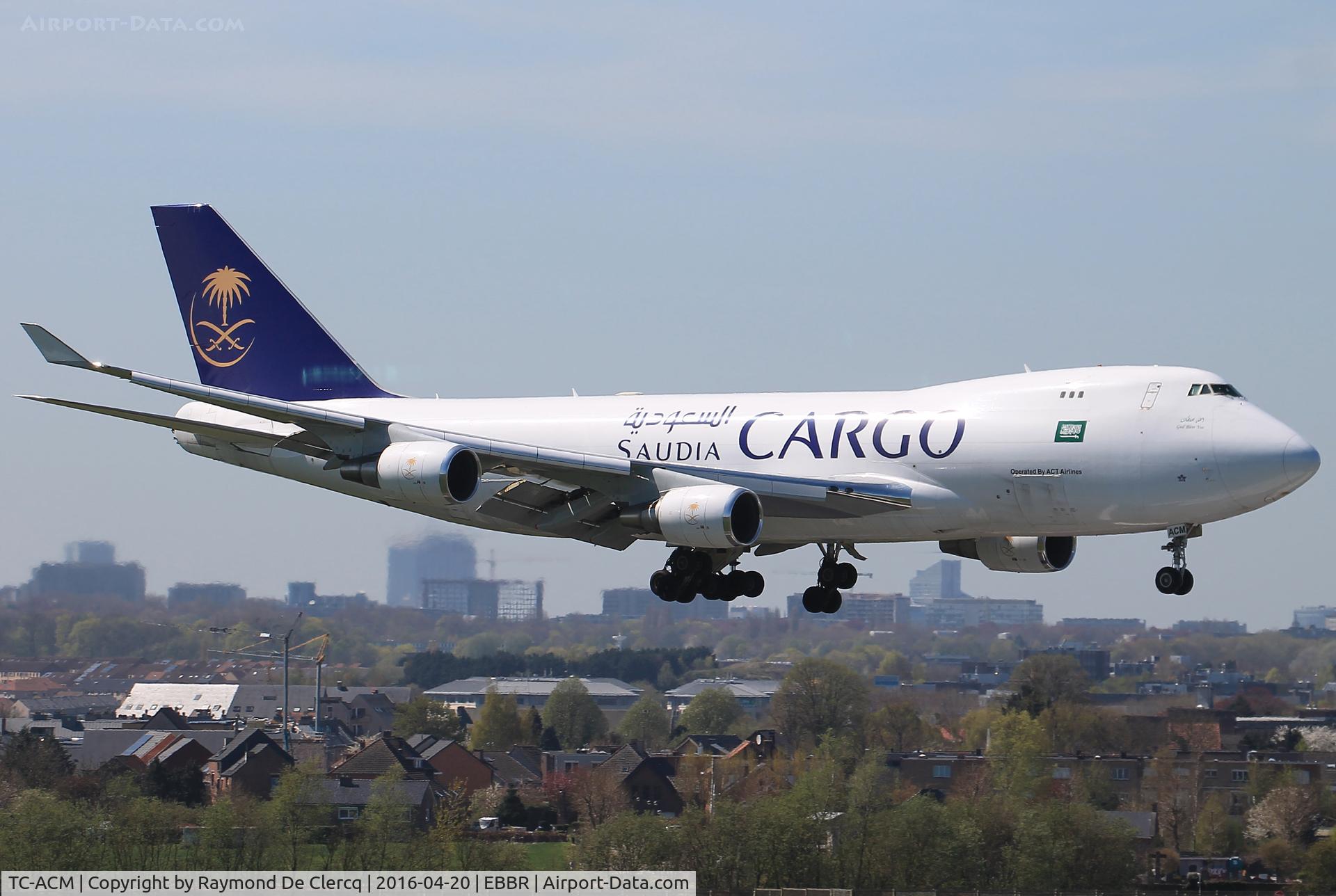 TC-ACM, 2002 Boeing 747-428F/ER/SCD C/N 32867, Landing on rwy 01.