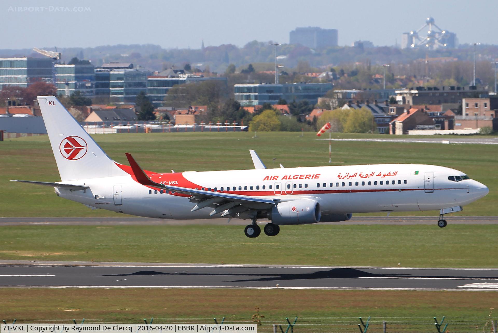 7T-VKL, 2015 Boeing 737-8D6 C/N 60748/5700, Landing on rwy 01.
