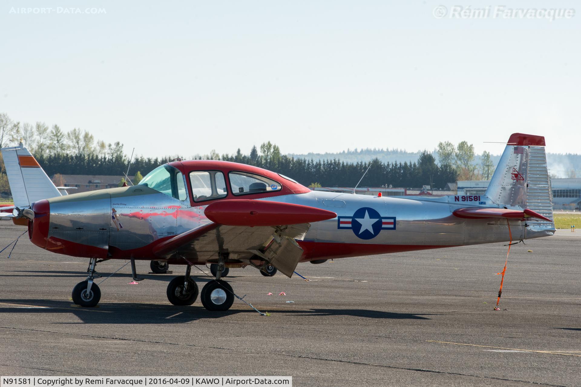 N91581, 1946 North American Navion (NA-145) C/N NAV-4-362, Parked north of main terminal building.