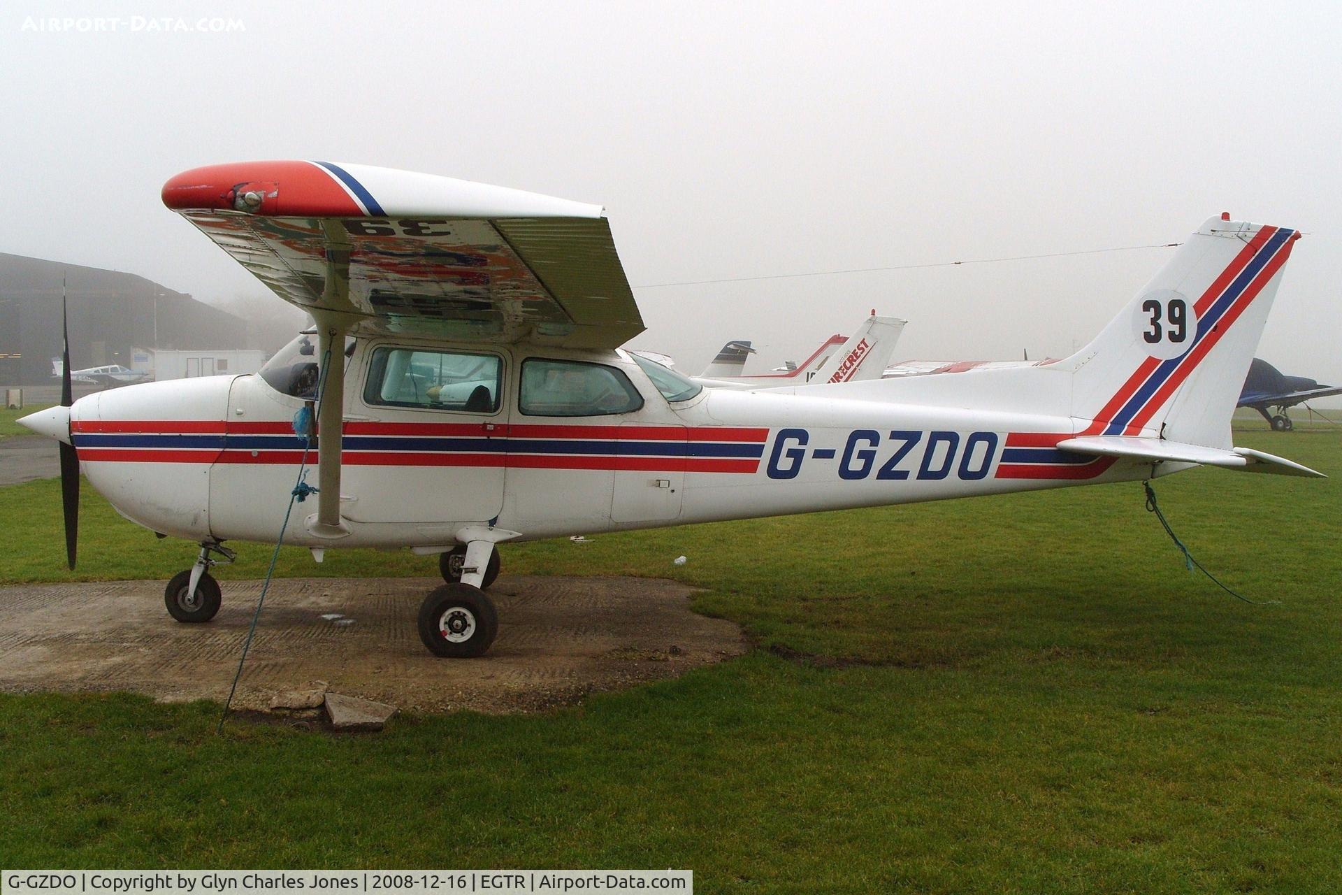 G-GZDO, 1978 Cessna 172N C/N 172-71826, Taken on a quiet cold and foggy day. With thanks to Elstree control tower who granted me authority to take photographs on the aerodrome. Previously C-GZDO. Sporting '39'. Owned by Cambridge Hall Aviation.